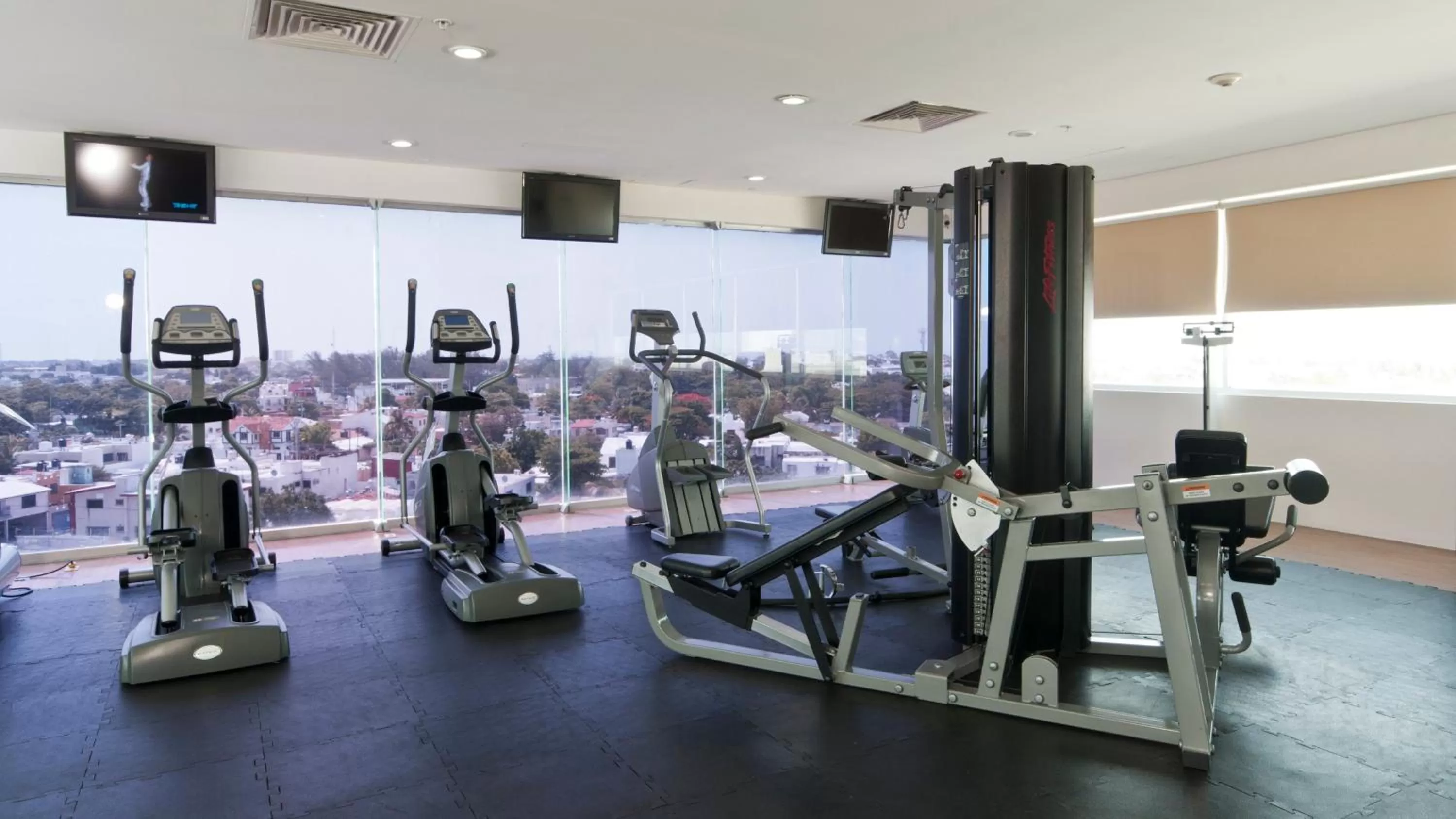 Fitness centre/facilities in Holiday Inn Express Ciudad Del Carmen by IHG