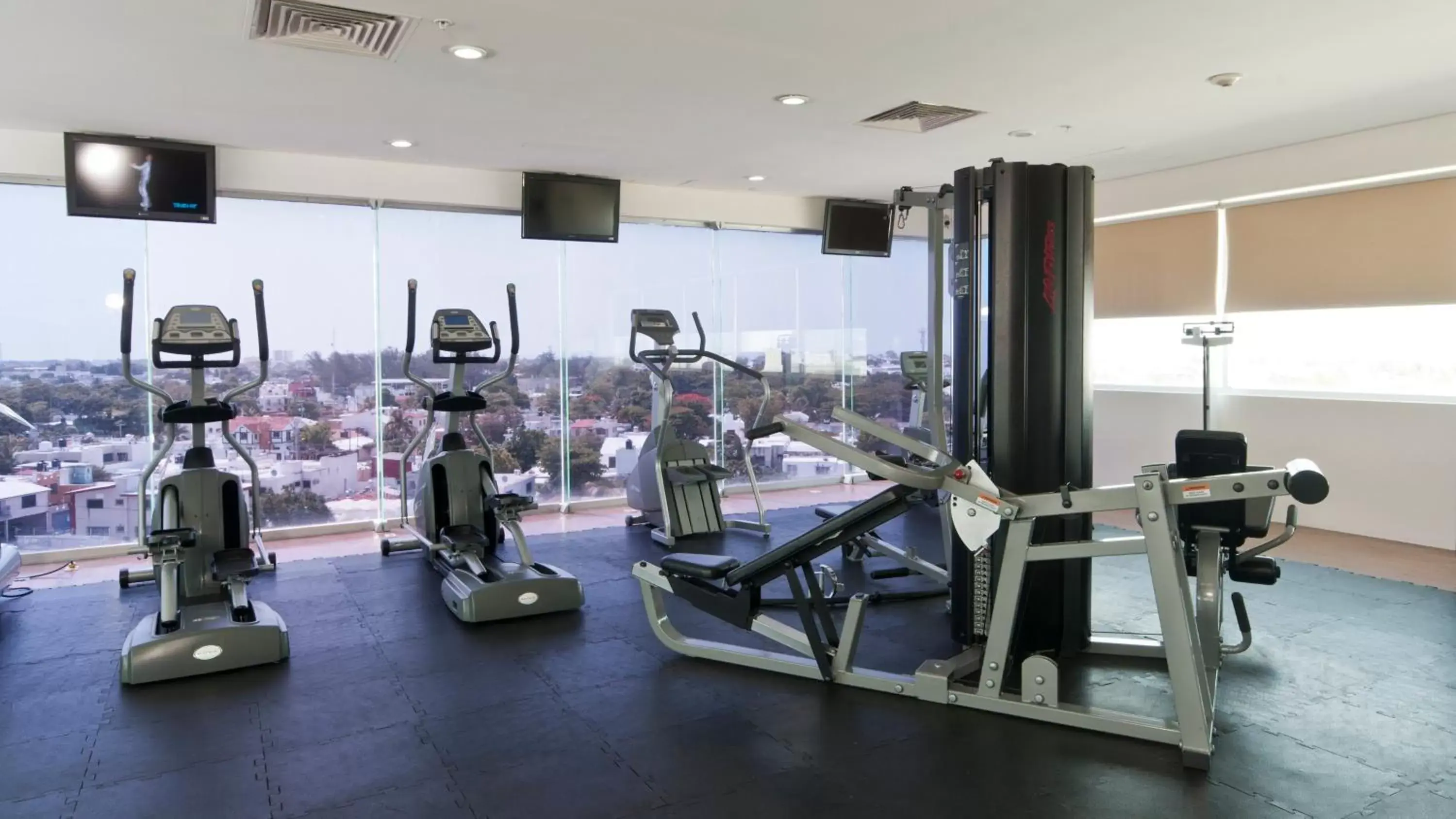 Fitness centre/facilities, Fitness Center/Facilities in Holiday Inn Express Ciudad Del Carmen, an IHG Hotel