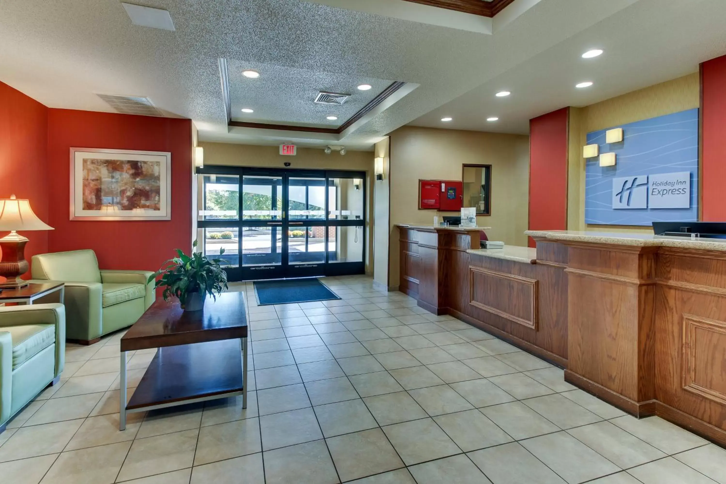 Property building, Lobby/Reception in Holiday Inn Express Hotel & Suites Lancaster-Lititz, an IHG Hotel