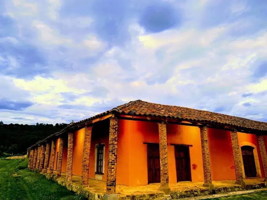 Property Building in Antigua Hacienda Metepec