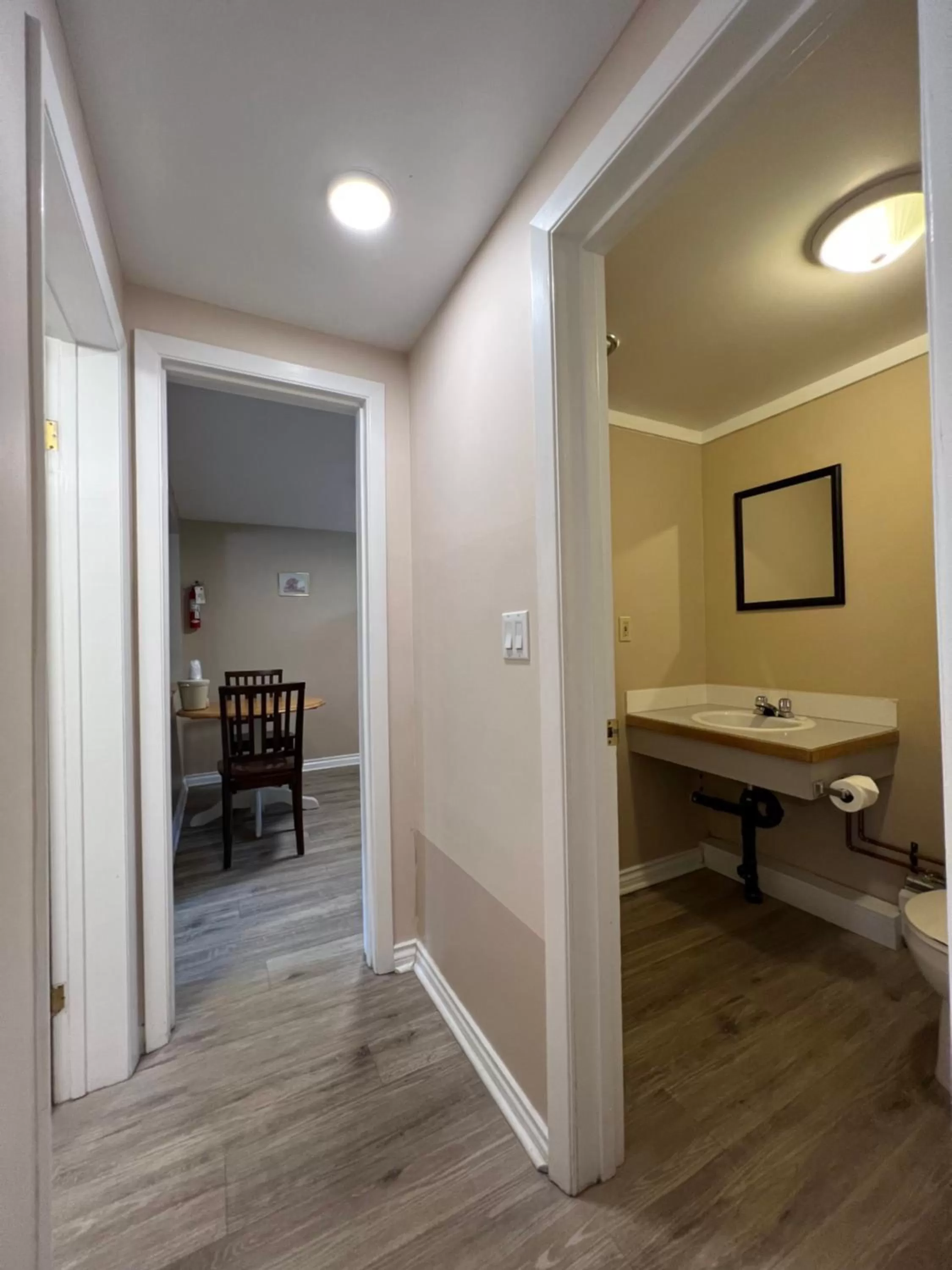 Bathroom in Villa Motel