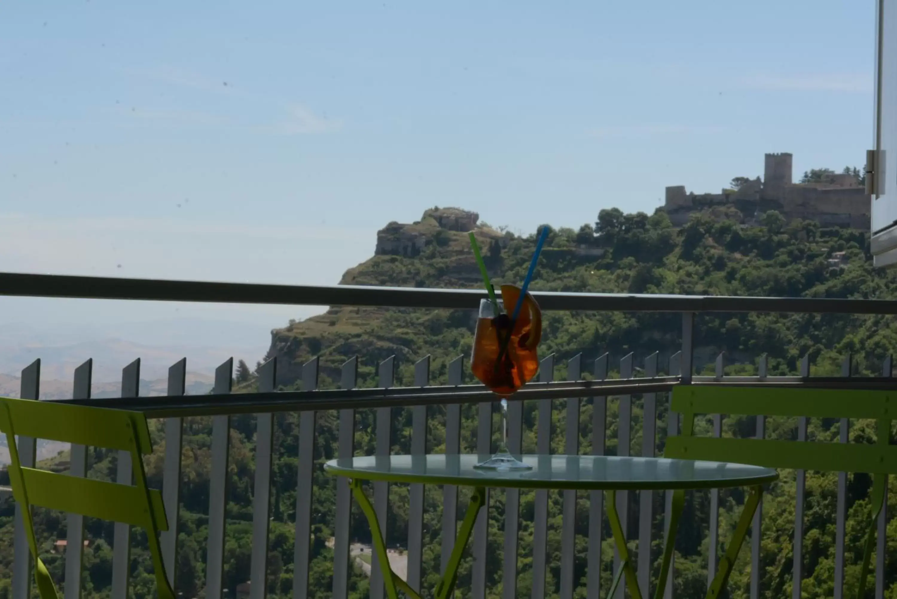 Triple Room with Balcony in Un B&B al Belvedere Triple Room with Balcony in Un B&B al Belvedere