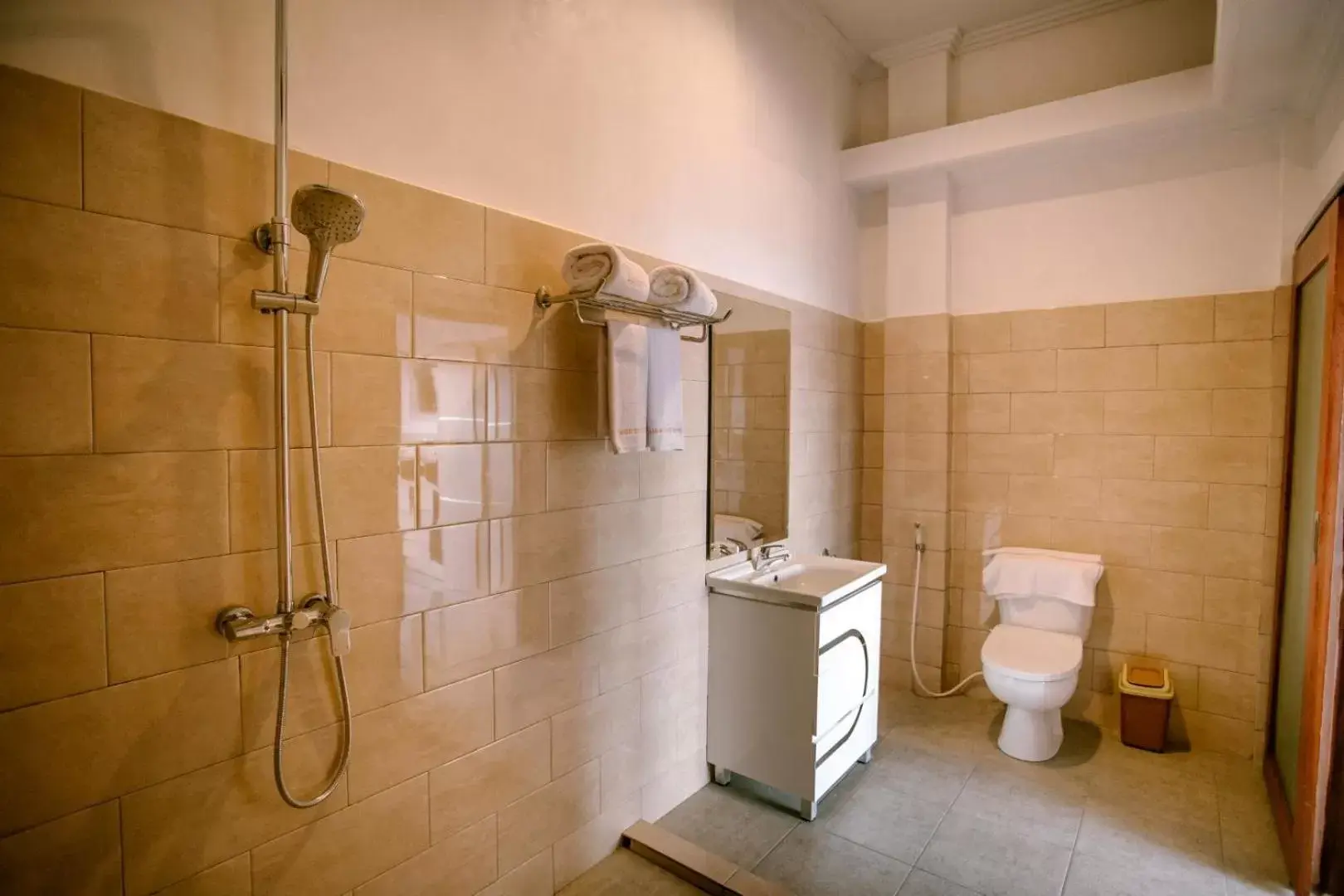 Bathroom in Samuh Sunset Hotel