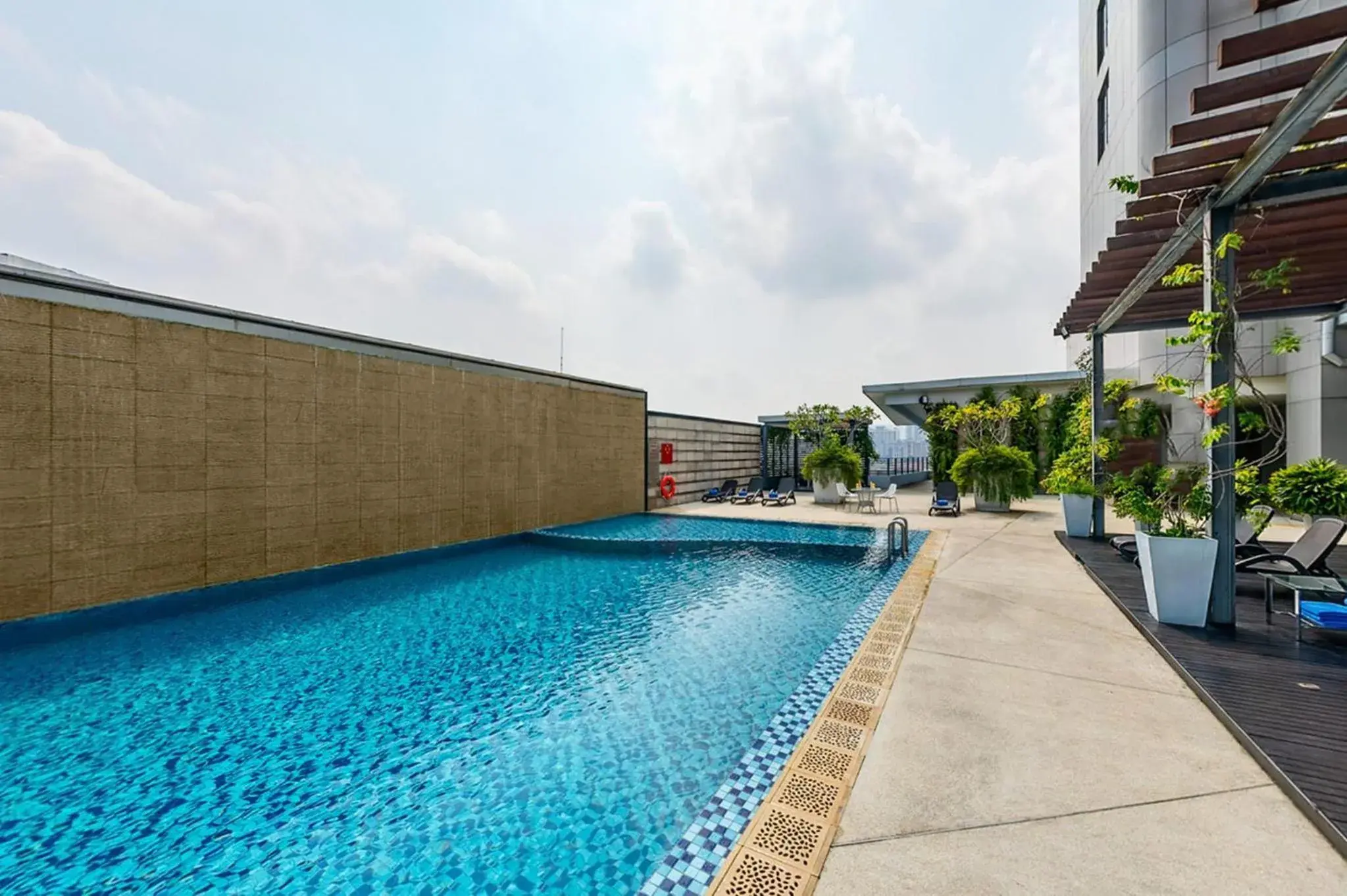 Swimming Pool in Vivatel Kuala Lumpur