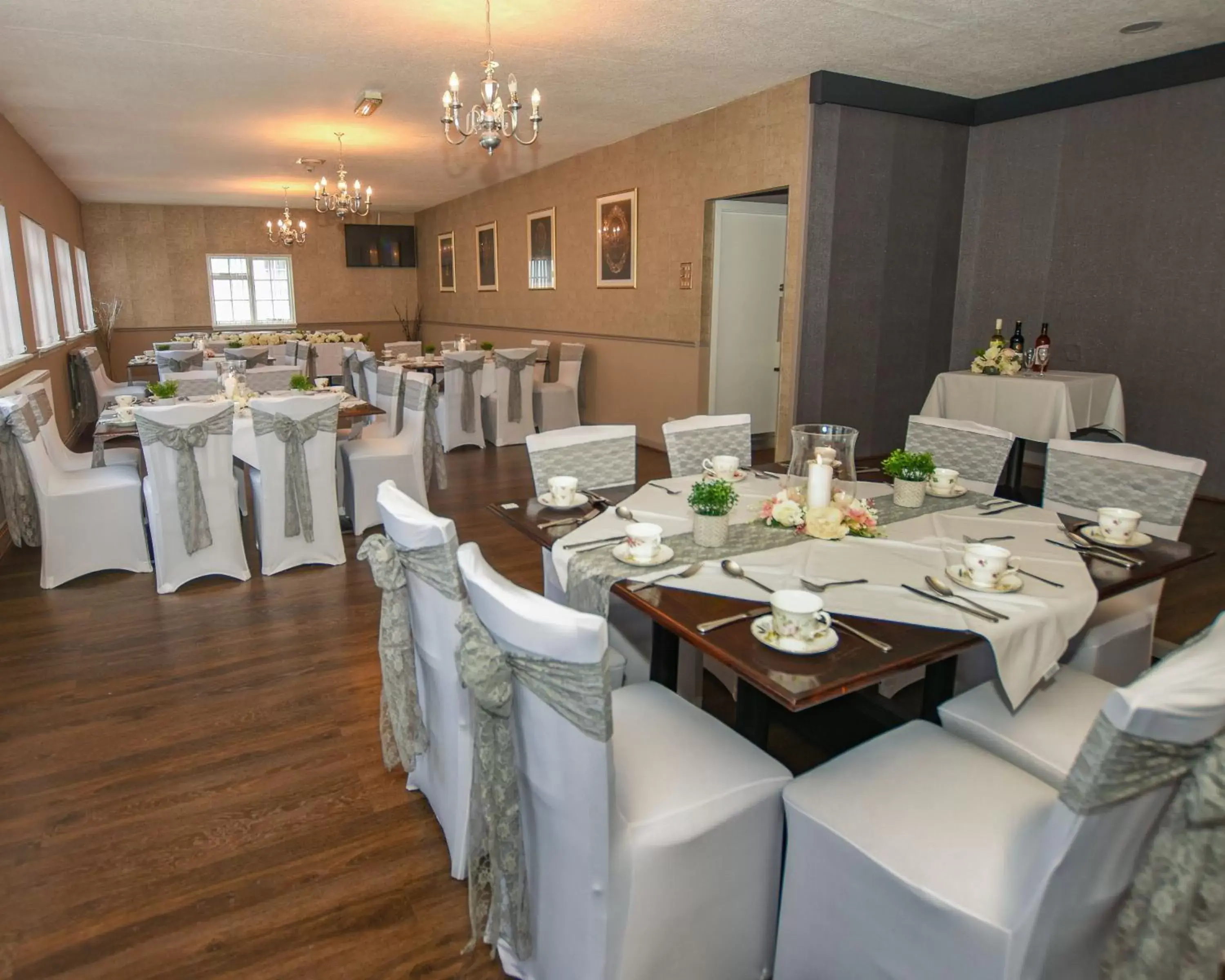 Restaurant/Places to Eat in Conwy Valley Hotel