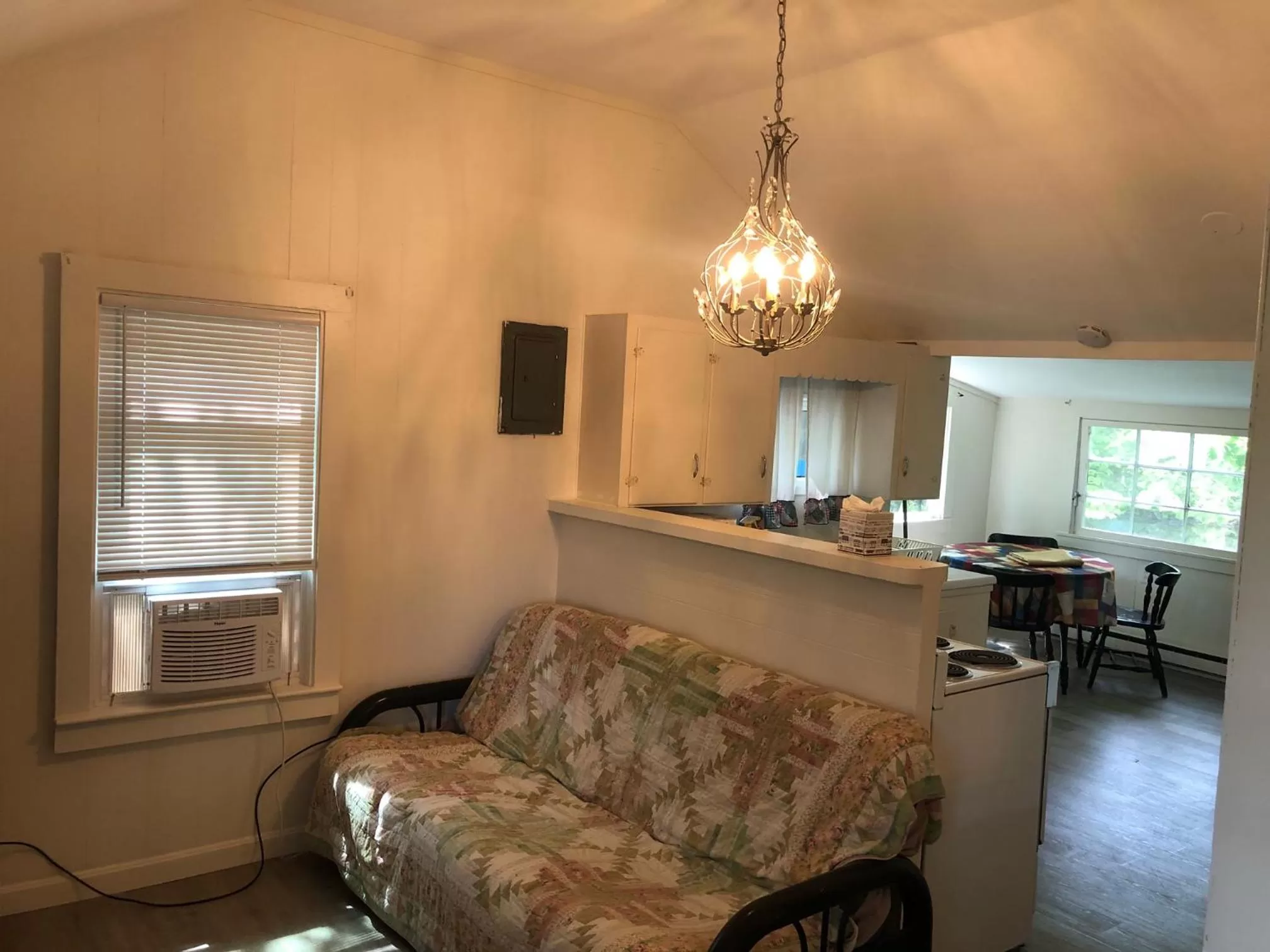 Living room, Seating Area in Herring Run Motel and Tiny Cabins