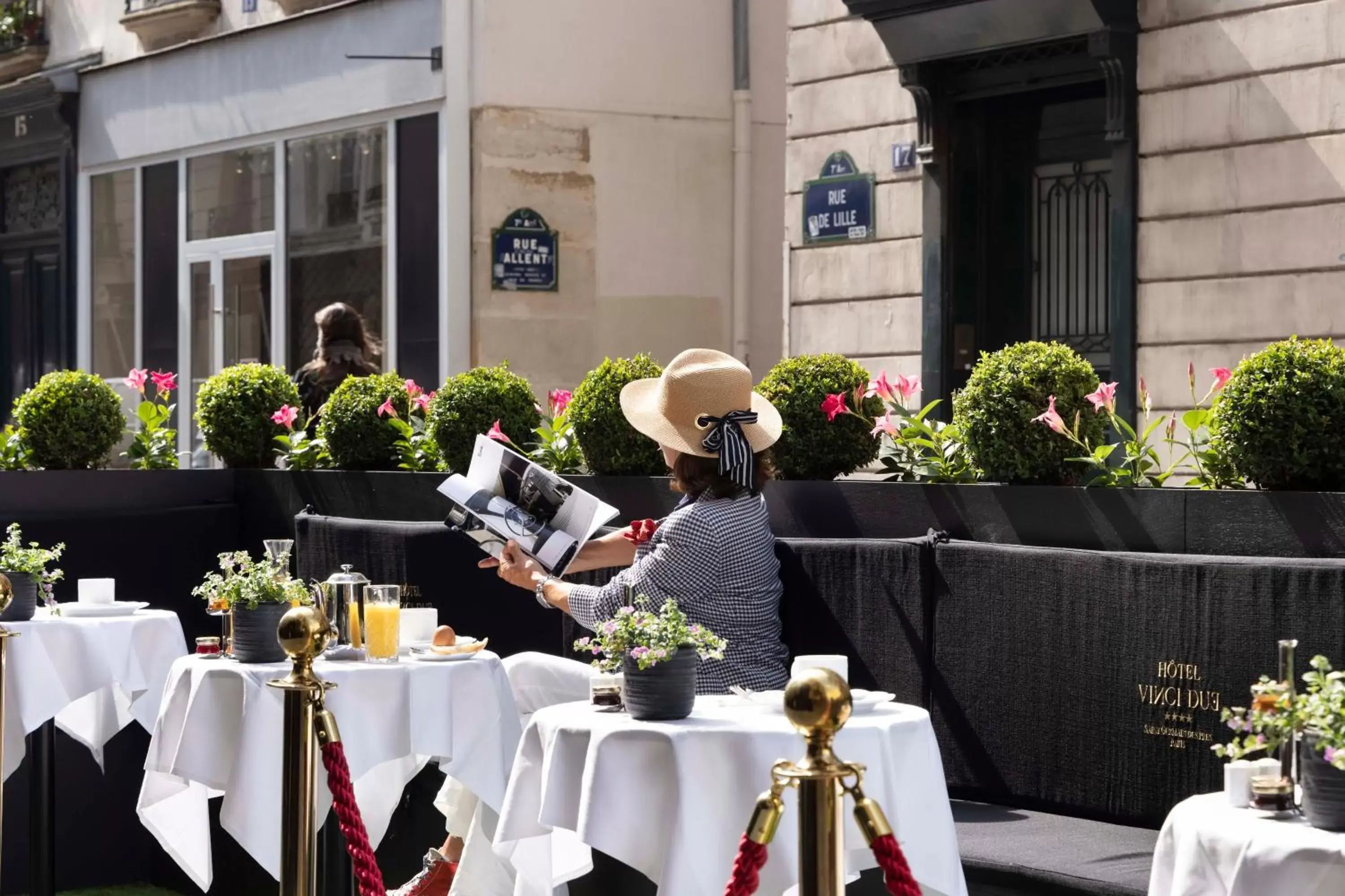 Patio, Restaurant/Places to Eat in Hôtel Vinci Due & Spa