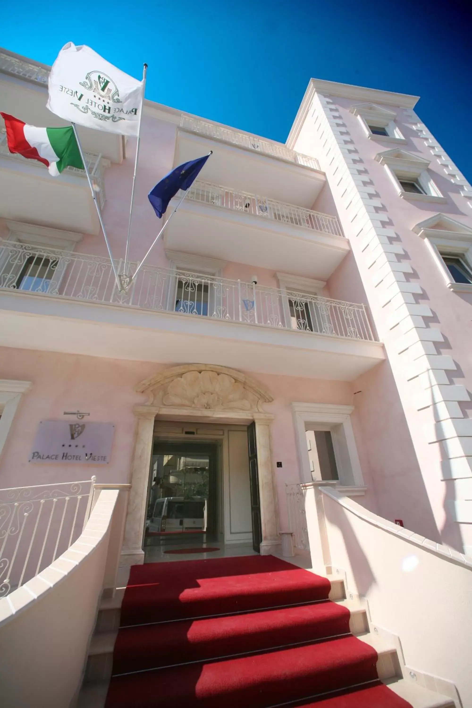 Facade/entrance, Property Building in Palace Hotel Vieste