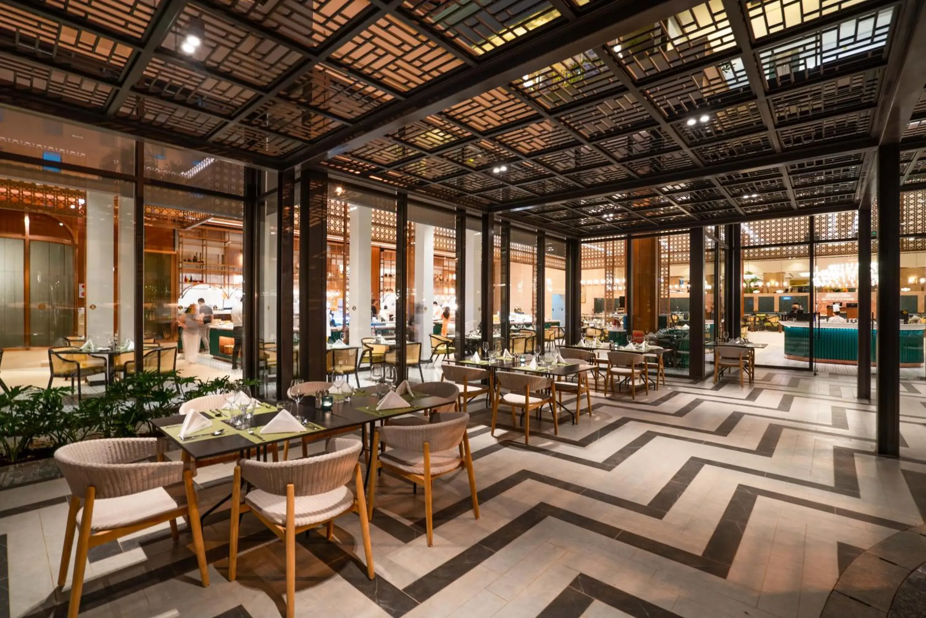 Restaurant/Places to Eat in Lotte Hotel Saigon