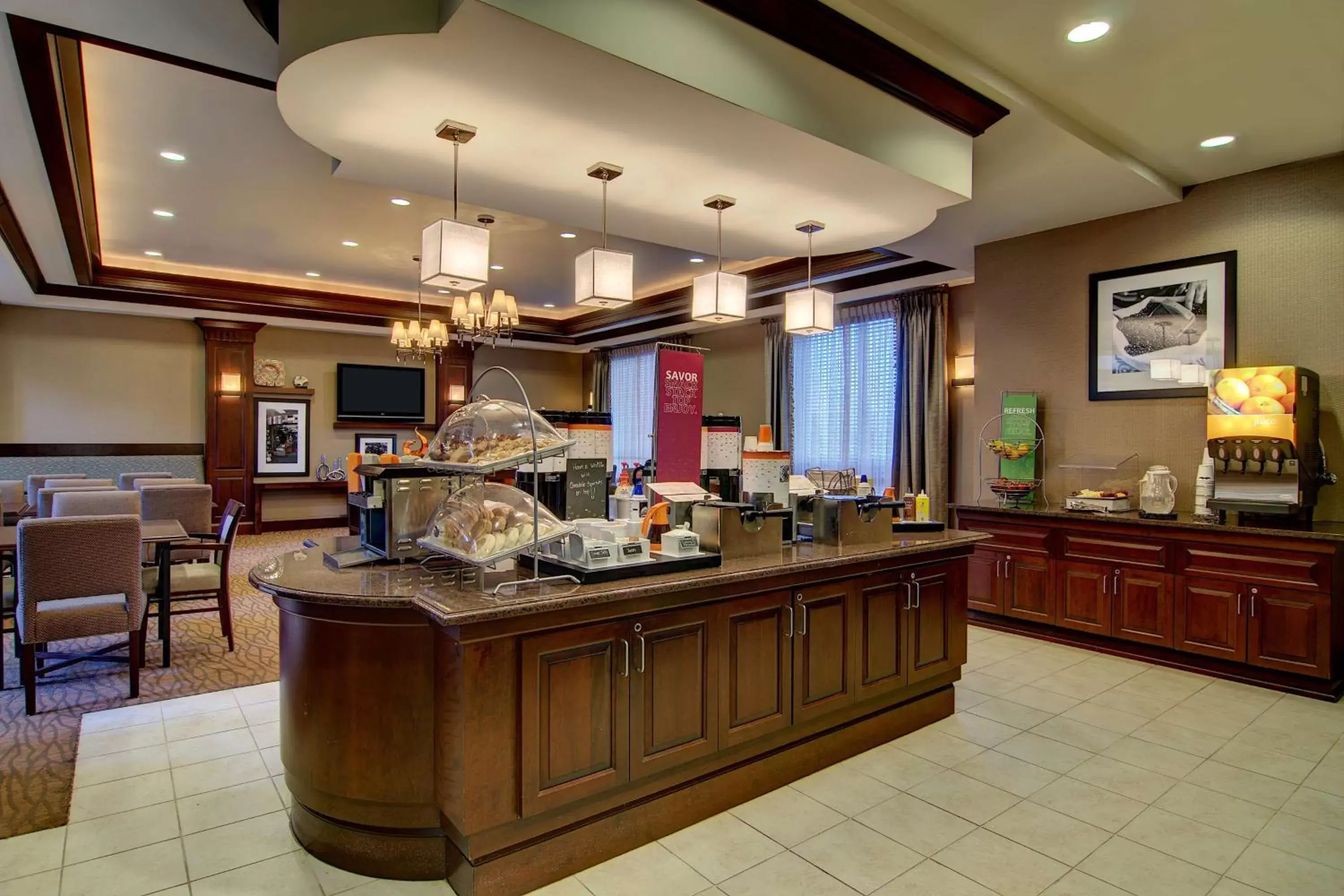 Dining area, Restaurant/Places to Eat in Hampton Inn & Suites Washington-Dulles International Airport