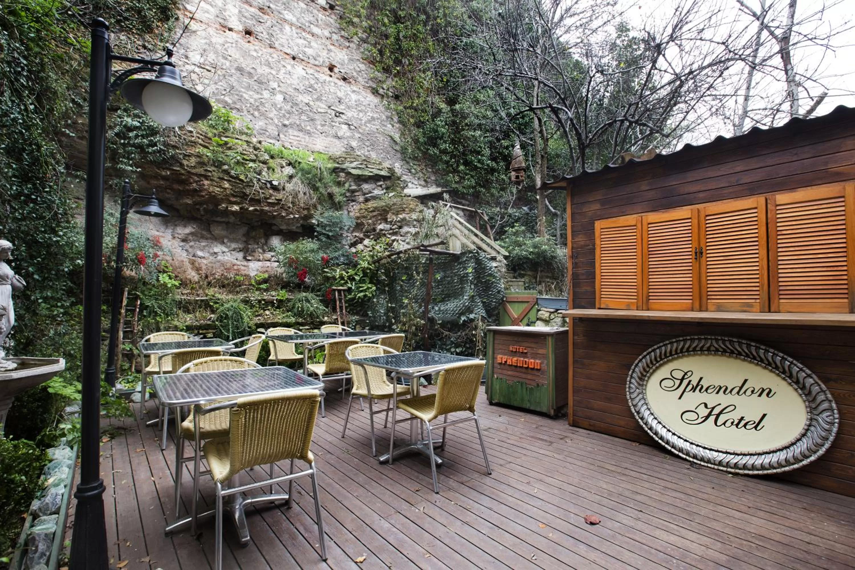 Garden in Sphendon Hotel