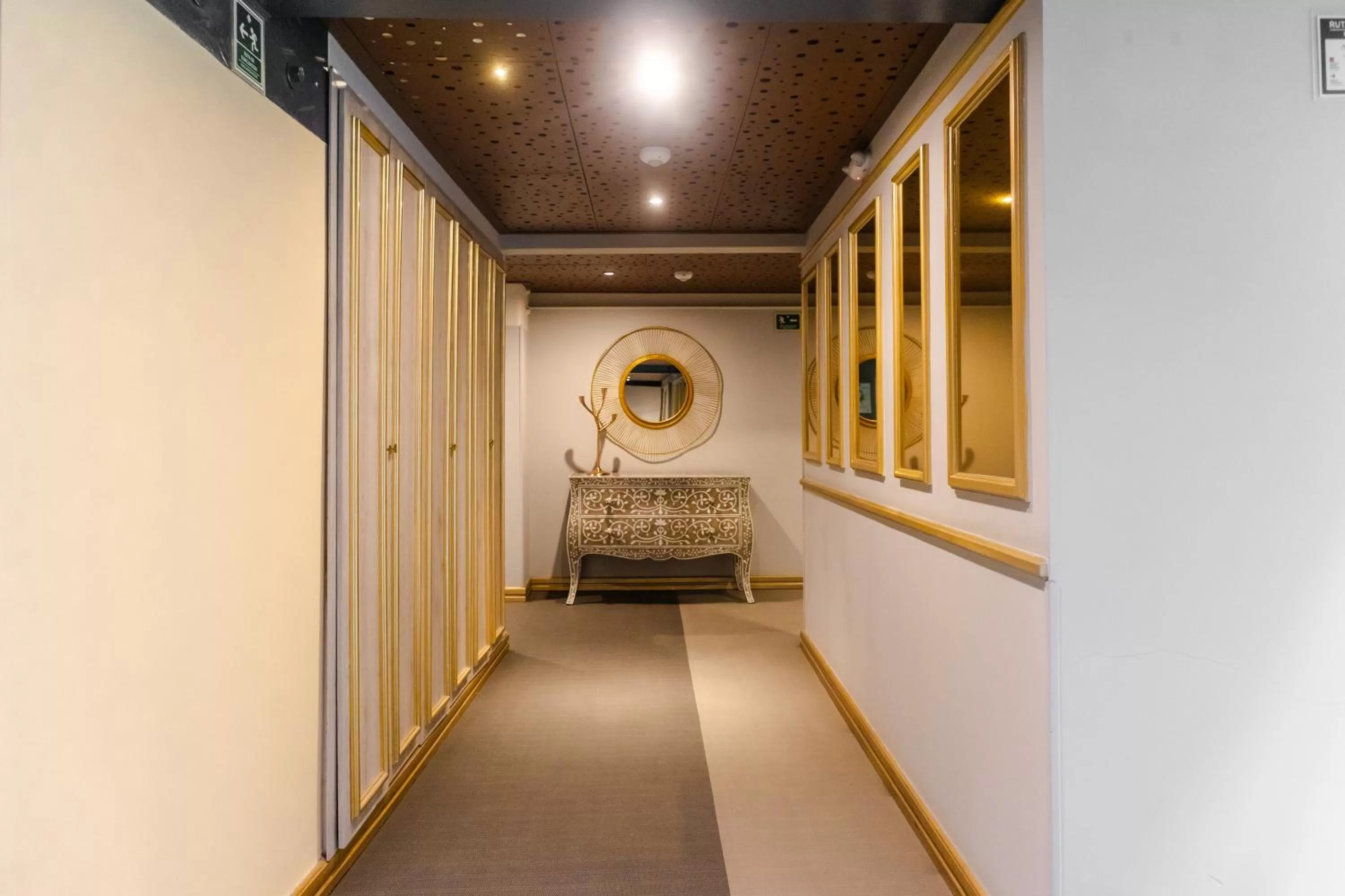 room service, Bed in Faranda Collection Cali, a member of Radisson Individuals