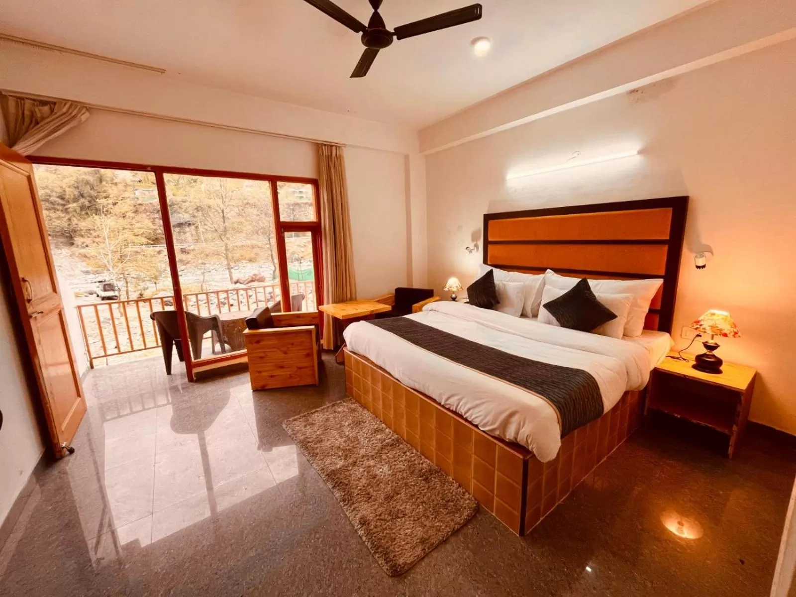 Bed in Himalayan Riverside Resort, Manali