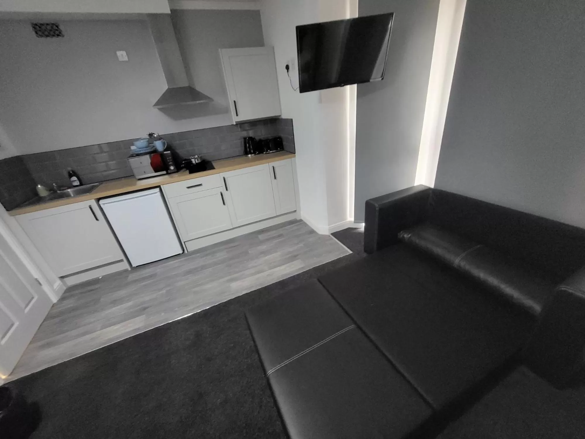 Kitchen/Kitchenette in The Fishpond - Premier Nottingham Studios