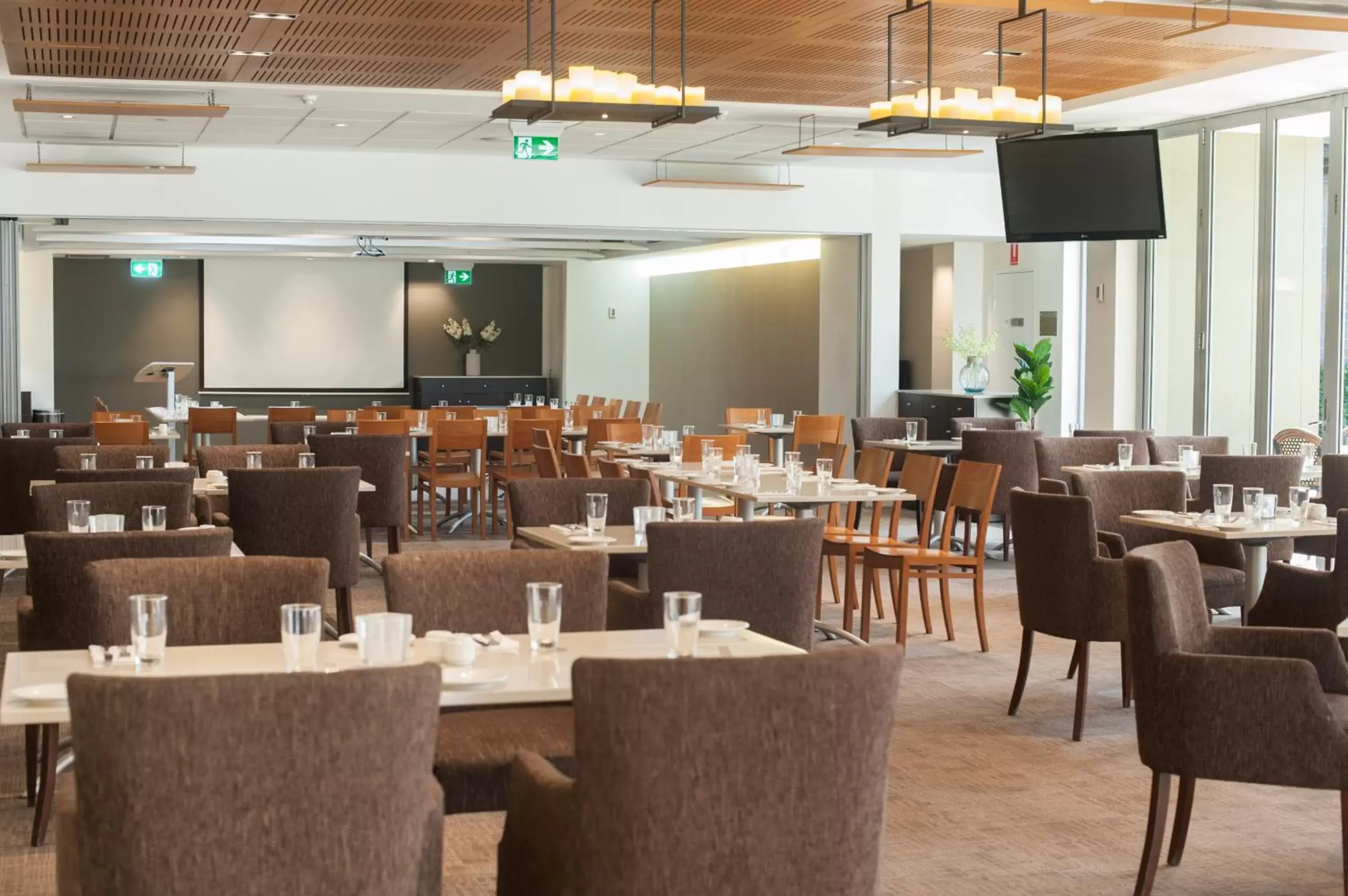 Restaurant/Places to Eat in Ramada Hotel & Suites by Wyndham Cabramatta