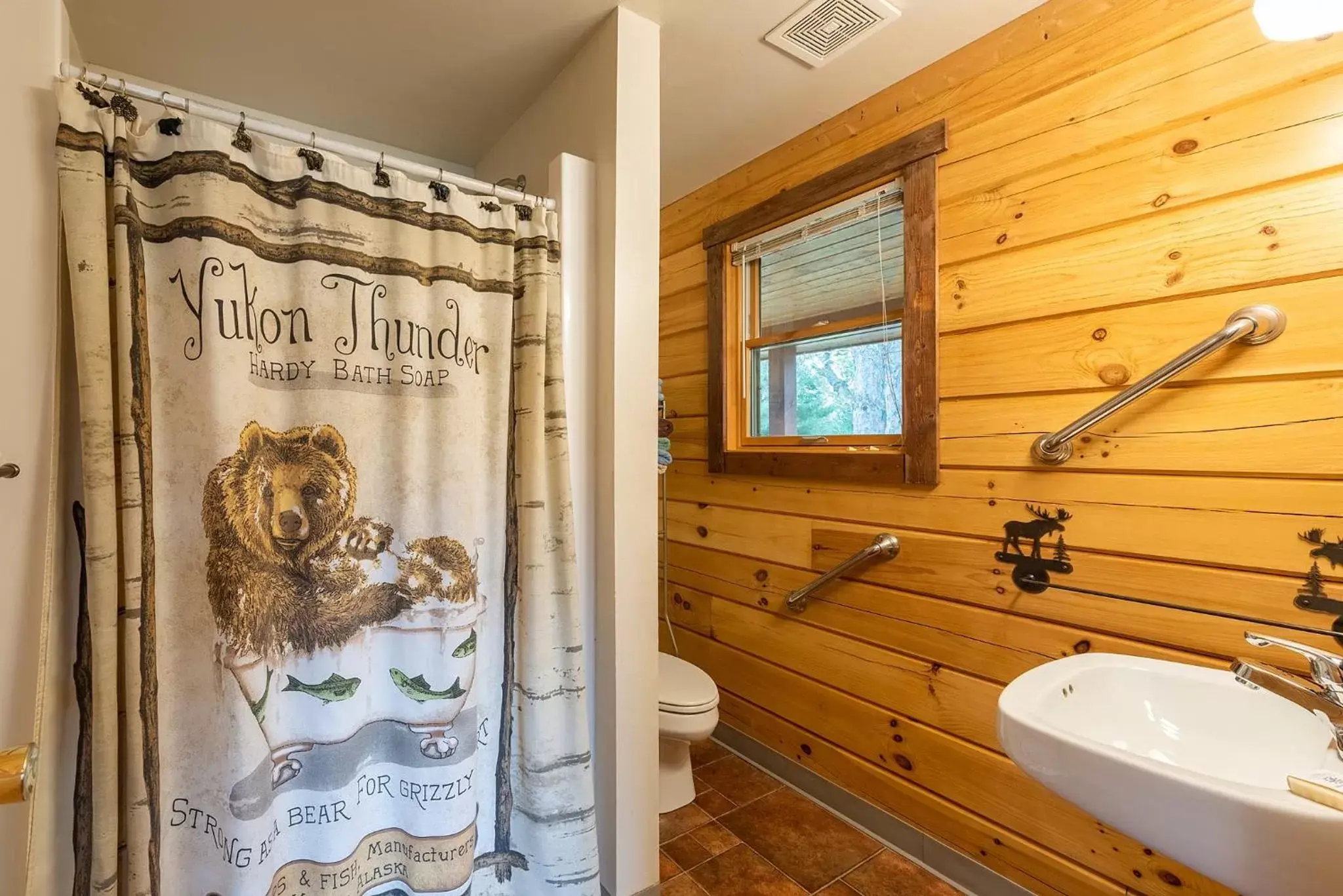 Bathroom in Spur of the Moment Ranch