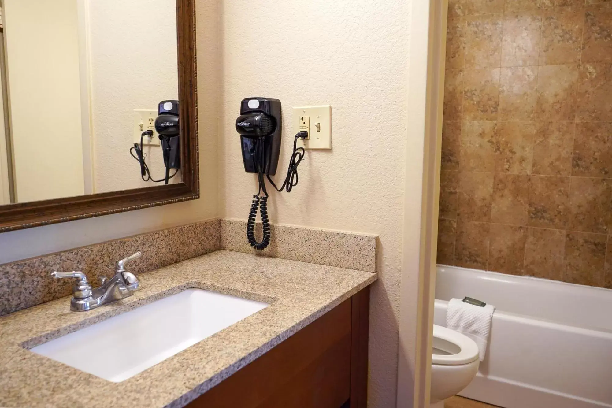 Shower, Bathroom in Rosen Inn Closest to Universal