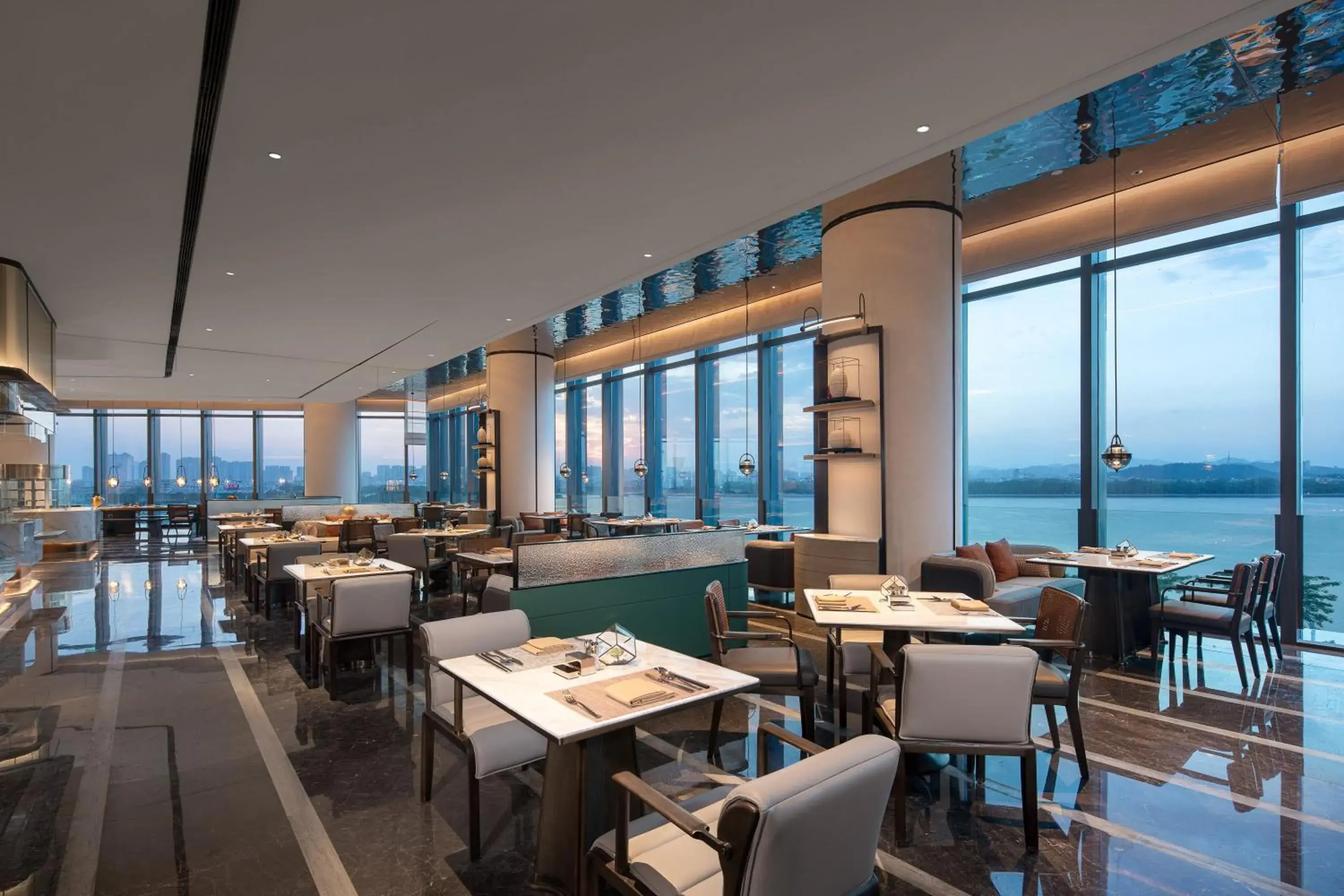 Restaurant/places to eat in Crowne Plaza Chaozhou Riverside by IHG Restaurant/places to eat in Crowne Plaza Chaozhou Riverside by IHG