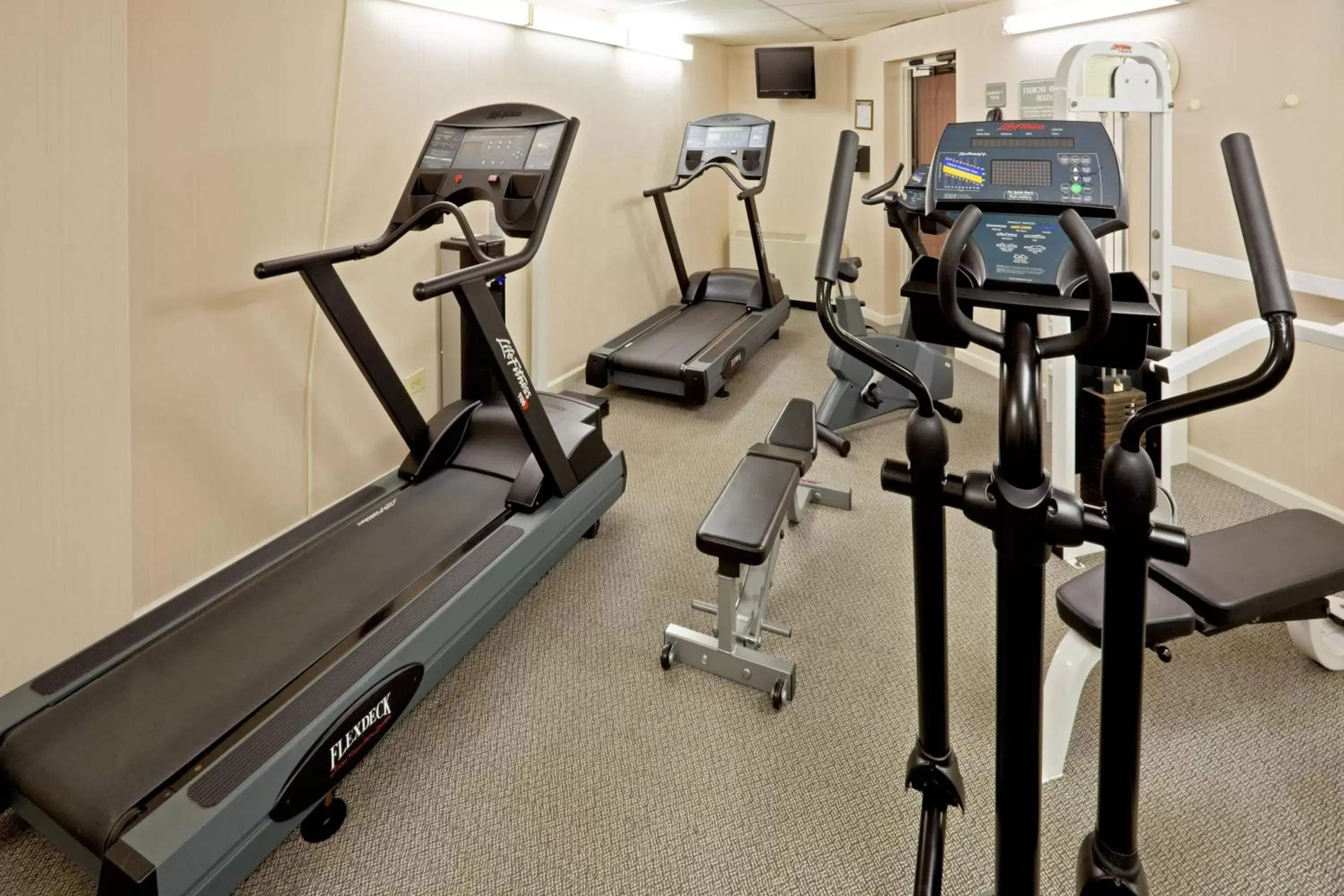 Fitness centre/facilities, Fitness Center/Facilities in Holiday Inn Philadelphia South-Swedesboro, an IHG Hotel