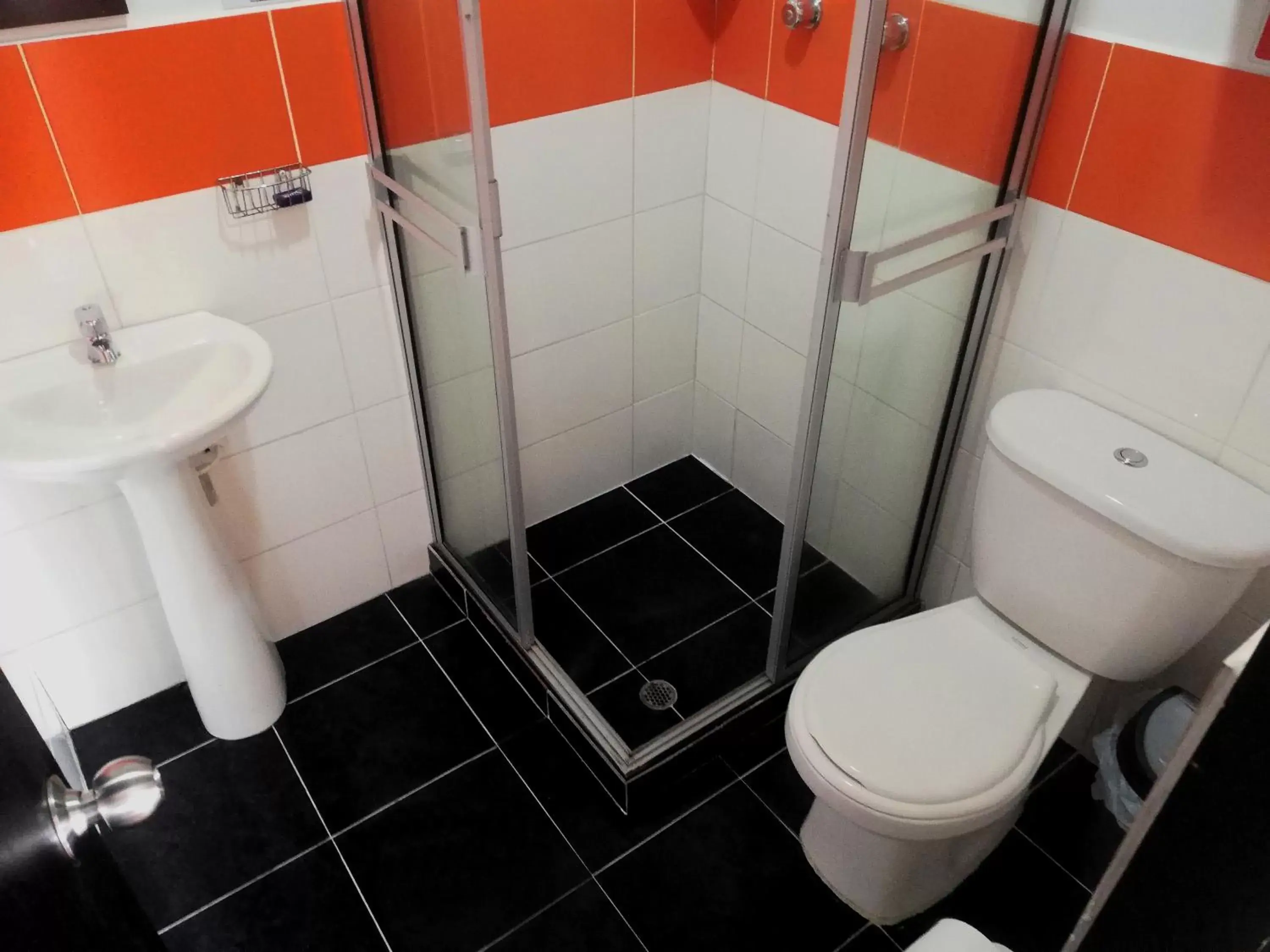 Triple Room with Balcony in HOTEL COLOURS Cali Triple Room with Balcony in HOTEL COLOURS Cali