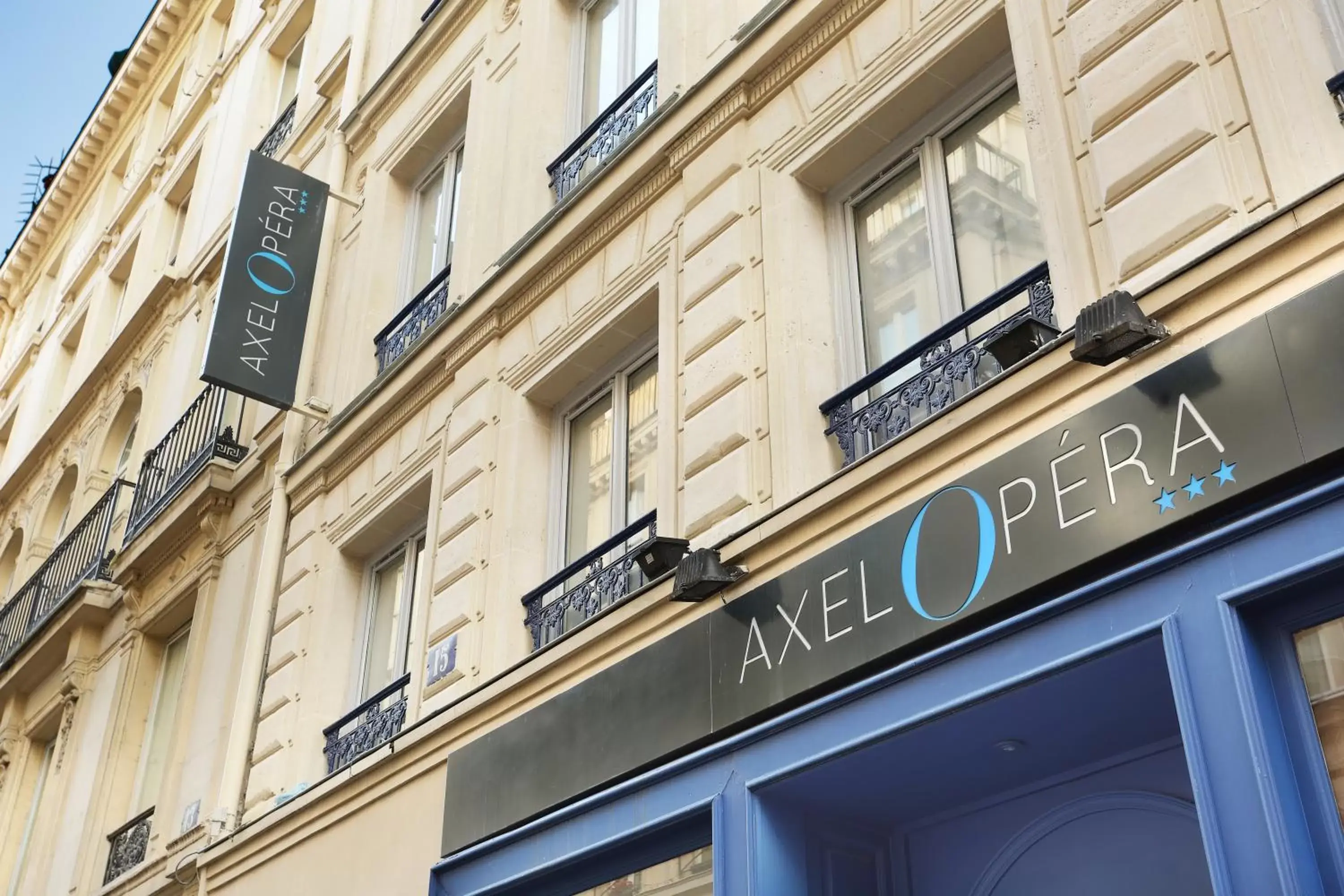Facade/entrance, Property Building in Maison Axel Opéra