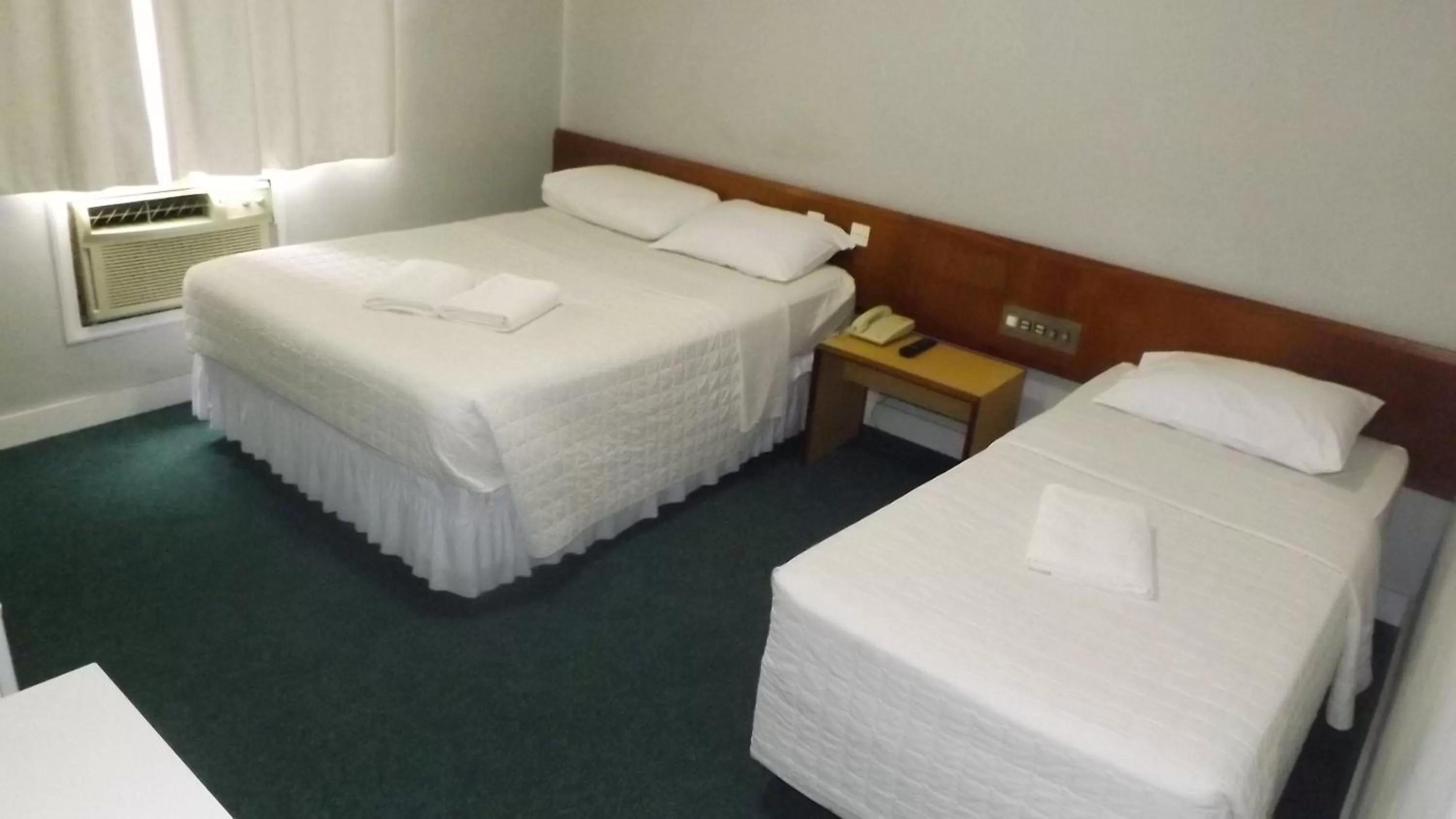 Photo of the whole room, Bed in Rede Andrade San Martin