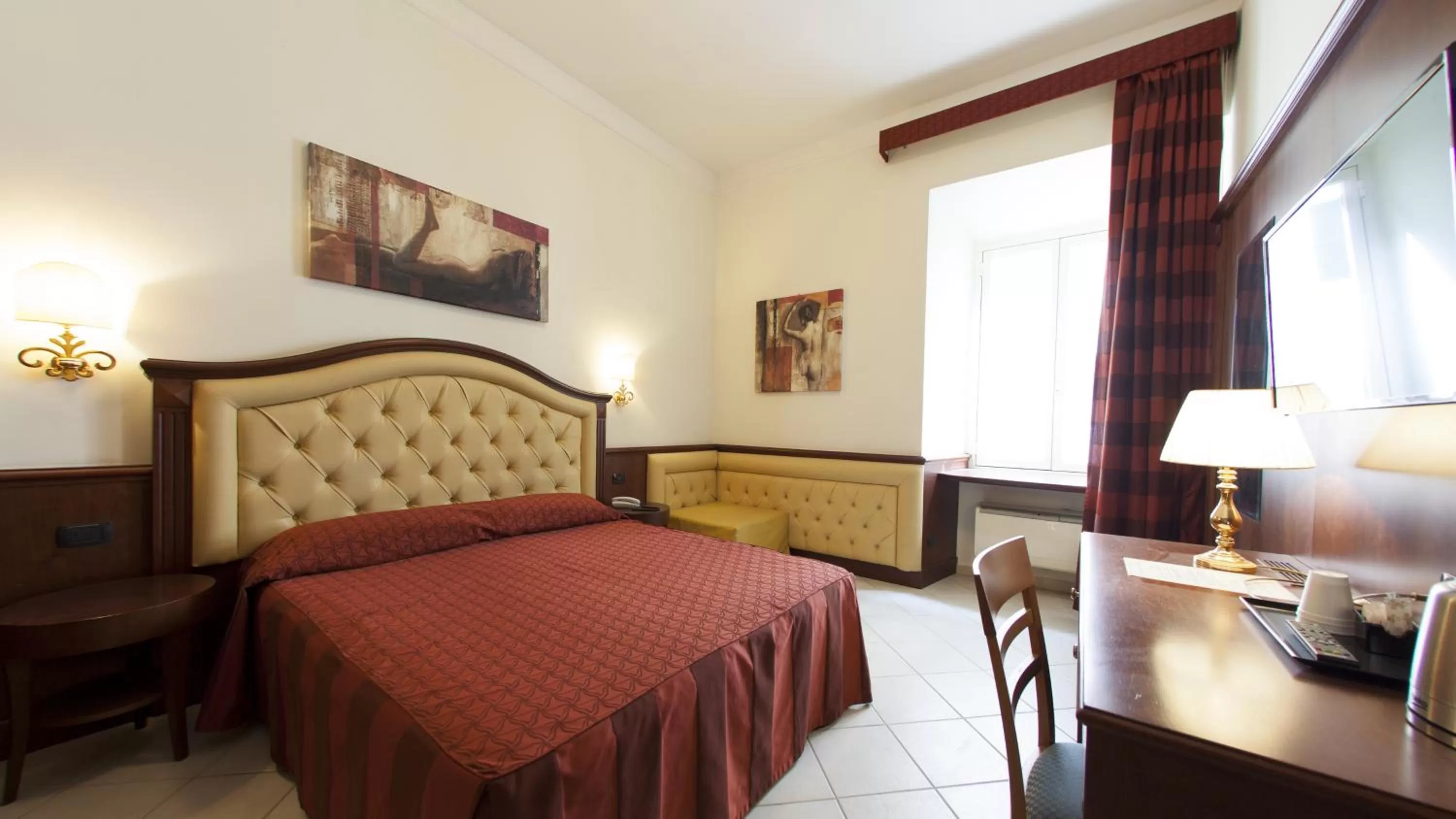 Bedroom, Bed in Domus Augusta