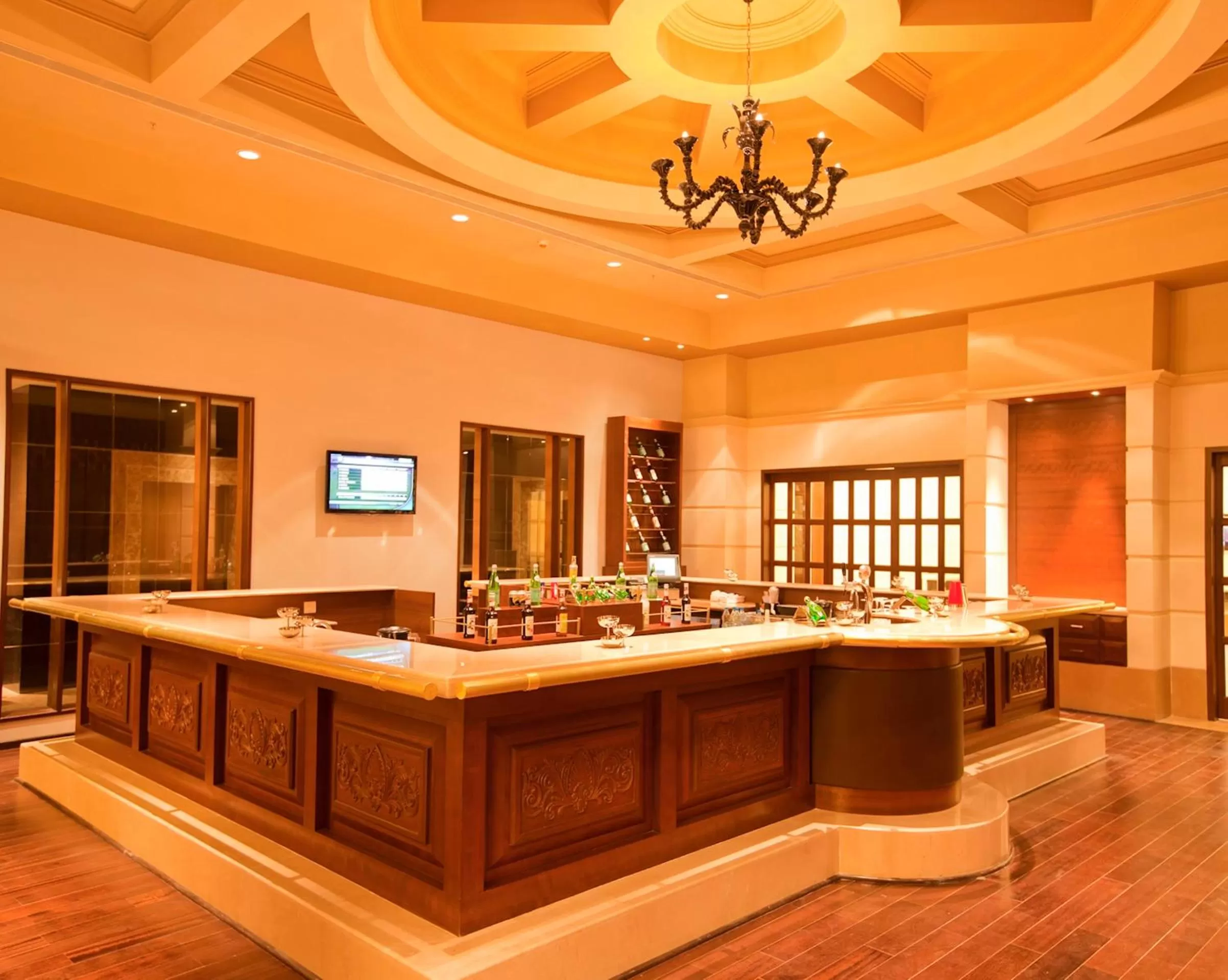 Alcoholic drinks in Radisson Blu Hotel Chennai City Centre