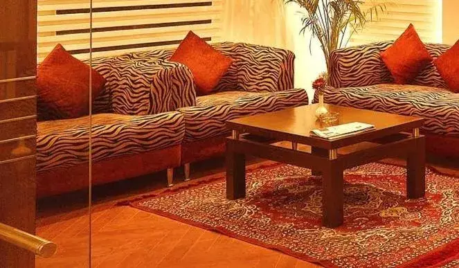 Living room, Seating Area in Hotel Hindusthan International, Varanasi