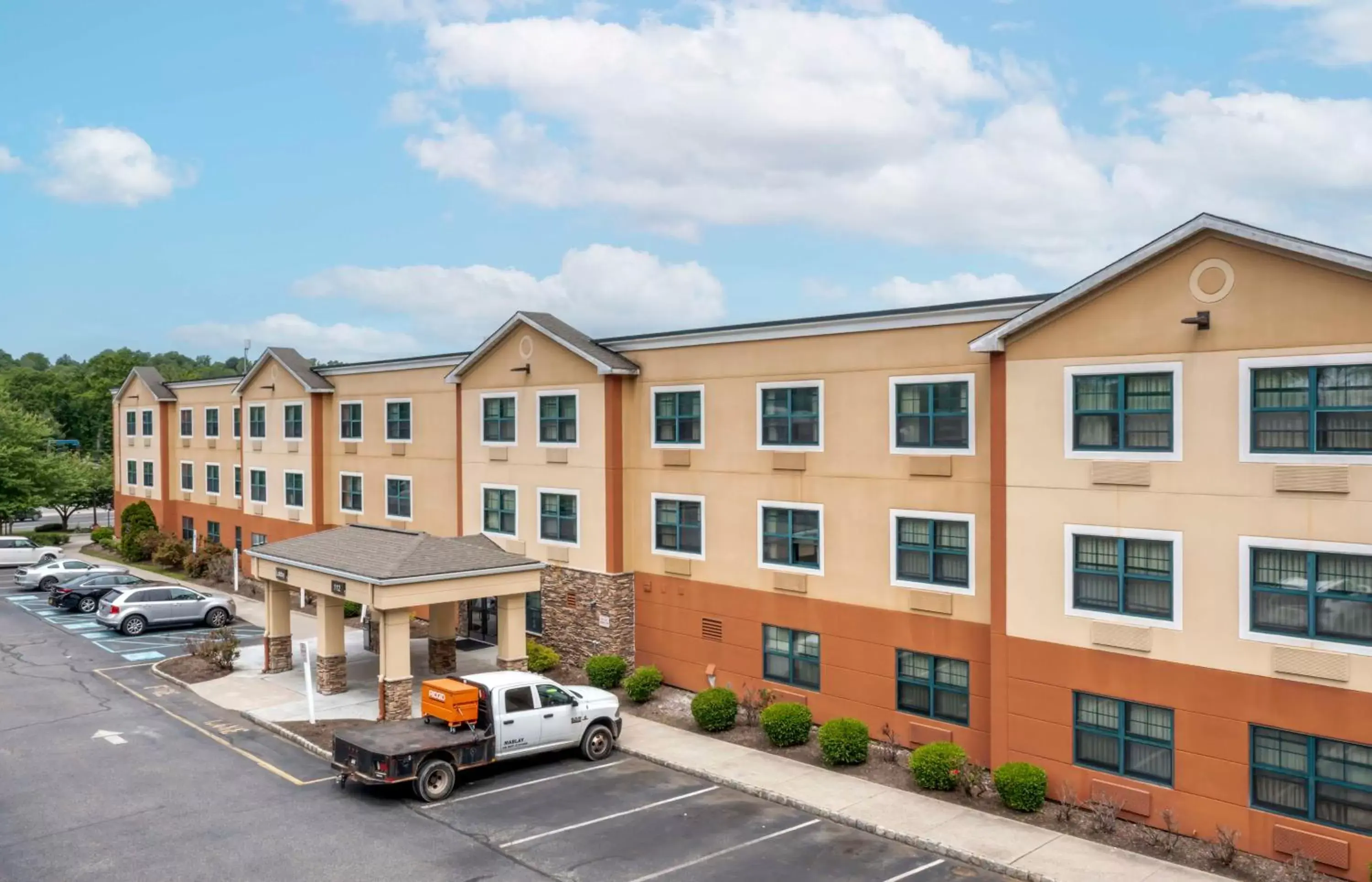Property building in Extended Stay America Suites - Ramsey - Upper Saddle River