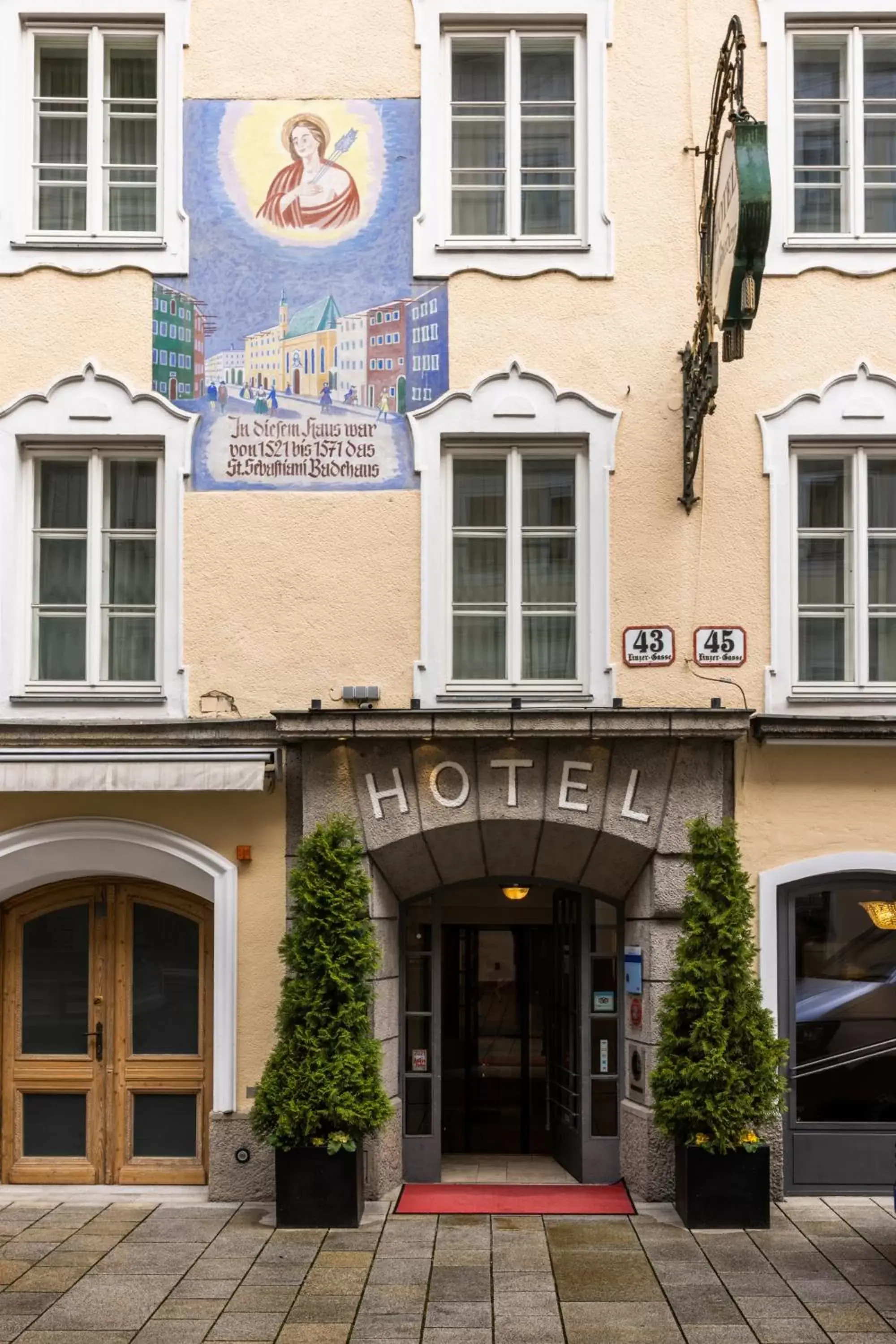 Facade/entrance, Property Building in Boutiquehotel Amadeus