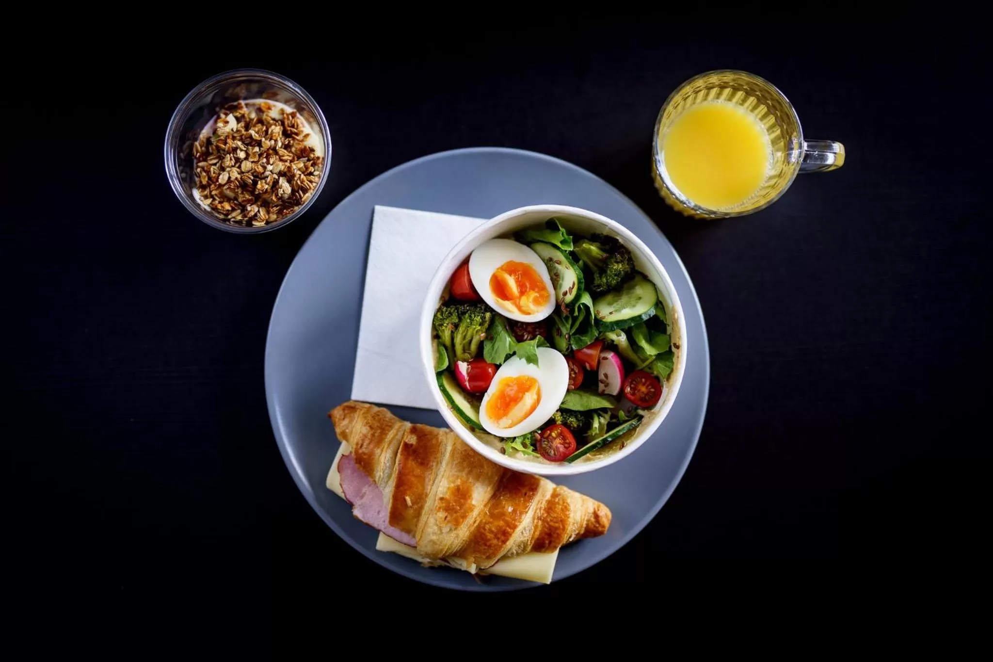 Breakfast in SELF CHECK-IN Hotel Railway Apartments