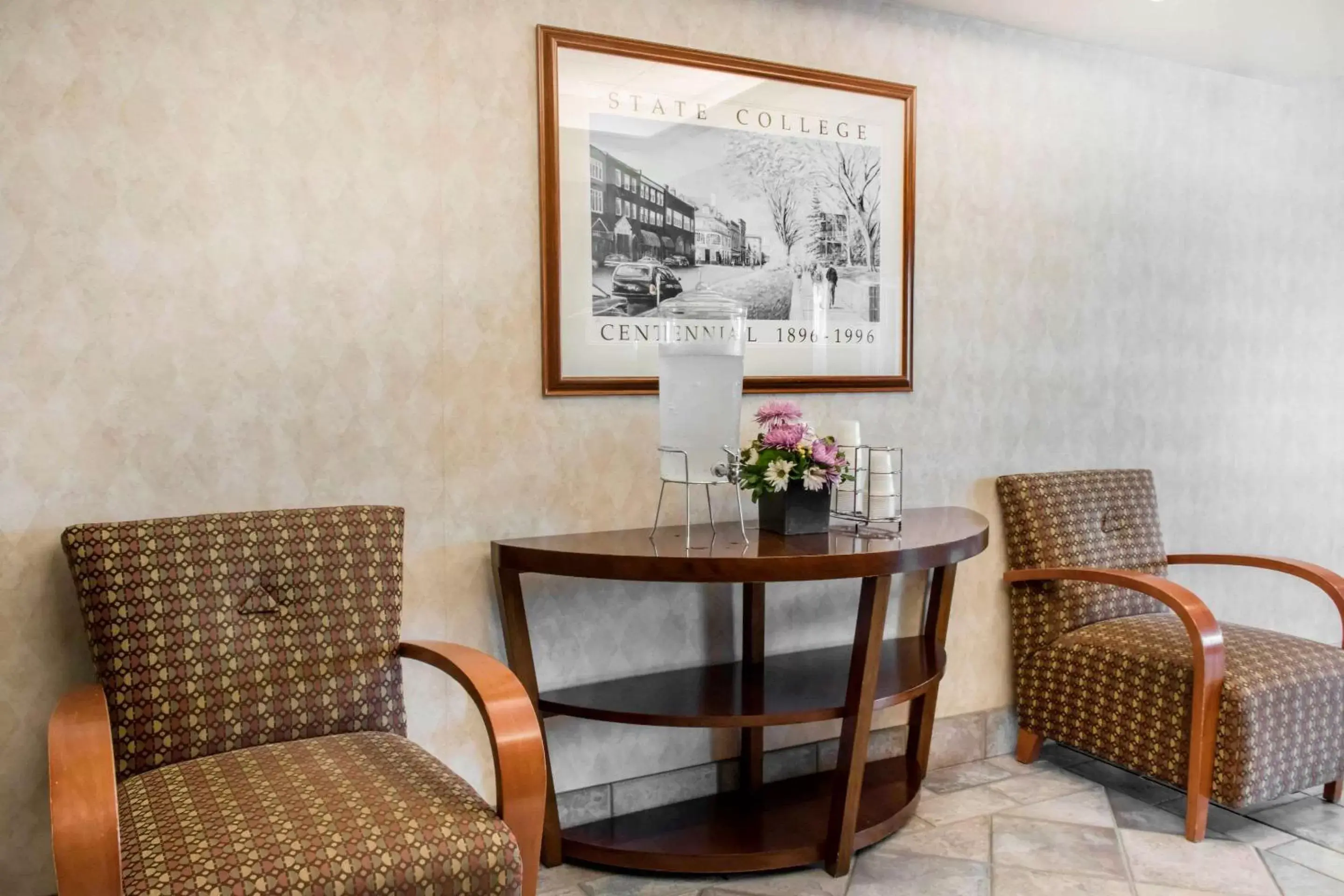 Lobby or reception, Seating Area in Days Inn by Wyndham Penn State