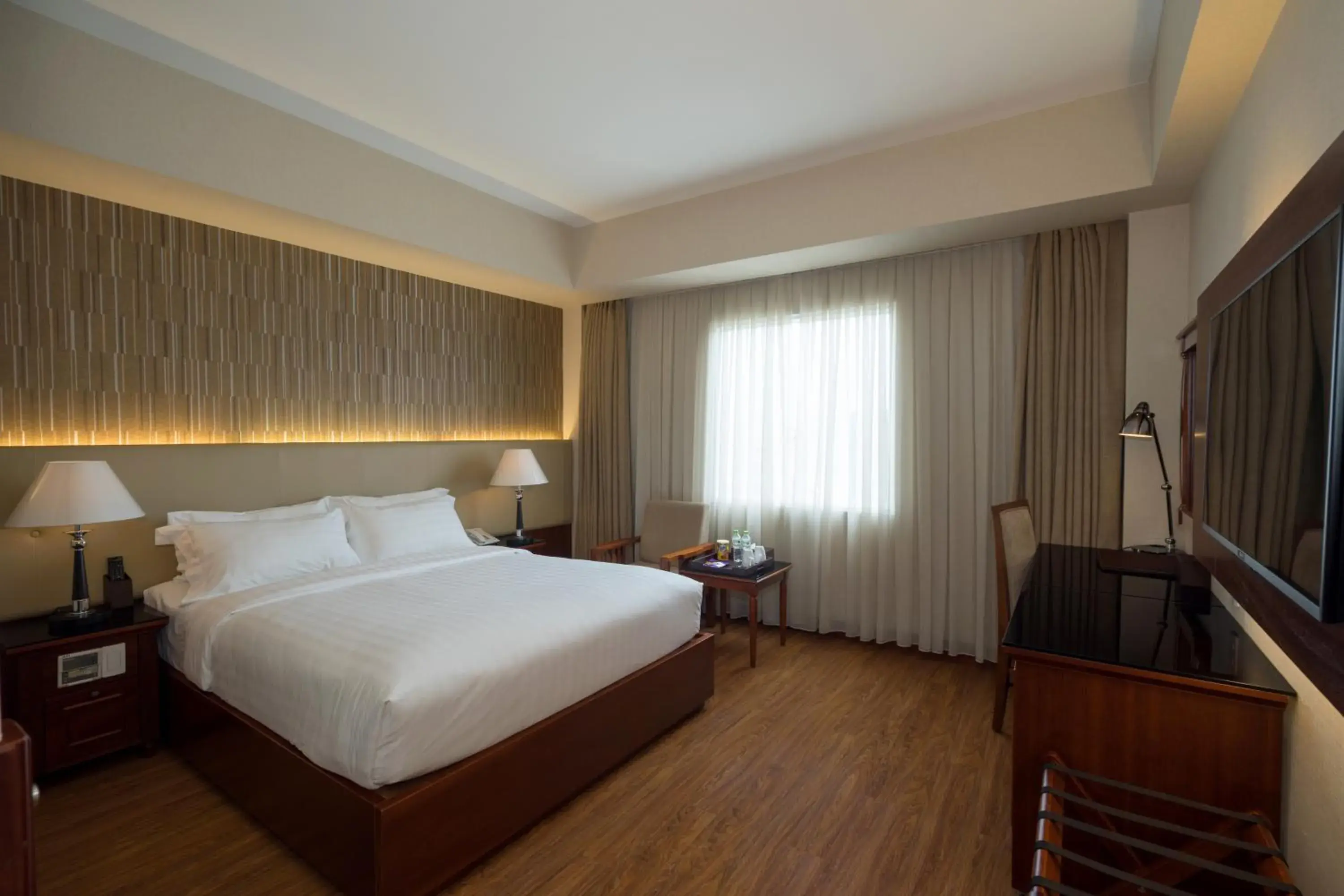 Photo of the whole room, Bed in Nhat Ha 1 Hotel