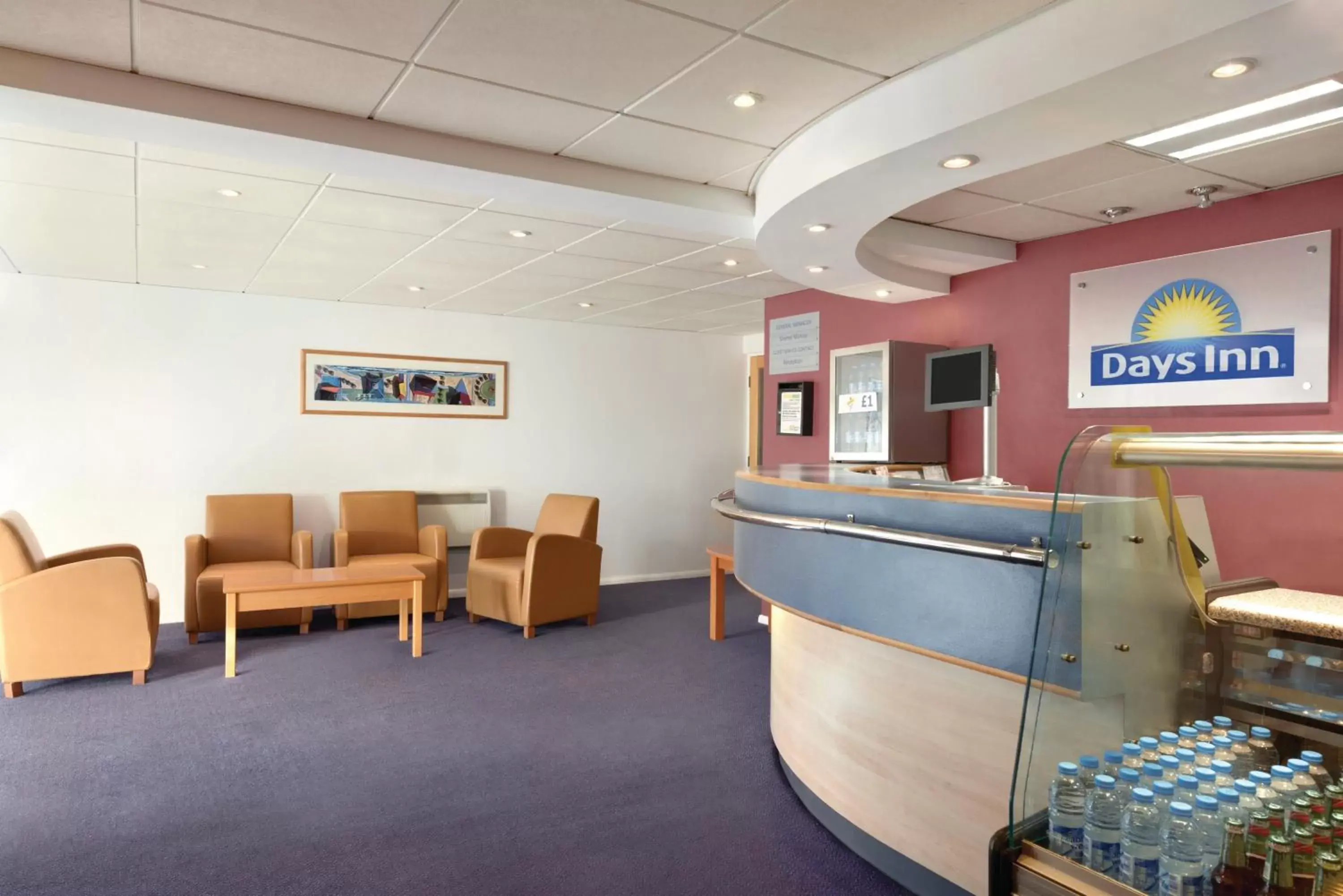 Lobby or reception, Lobby/Reception in Days Inn Hotel Membury