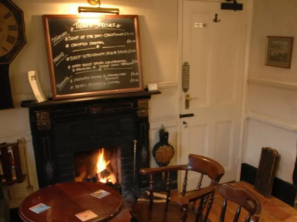 Lounge or bar in The Red Lion Hinxton