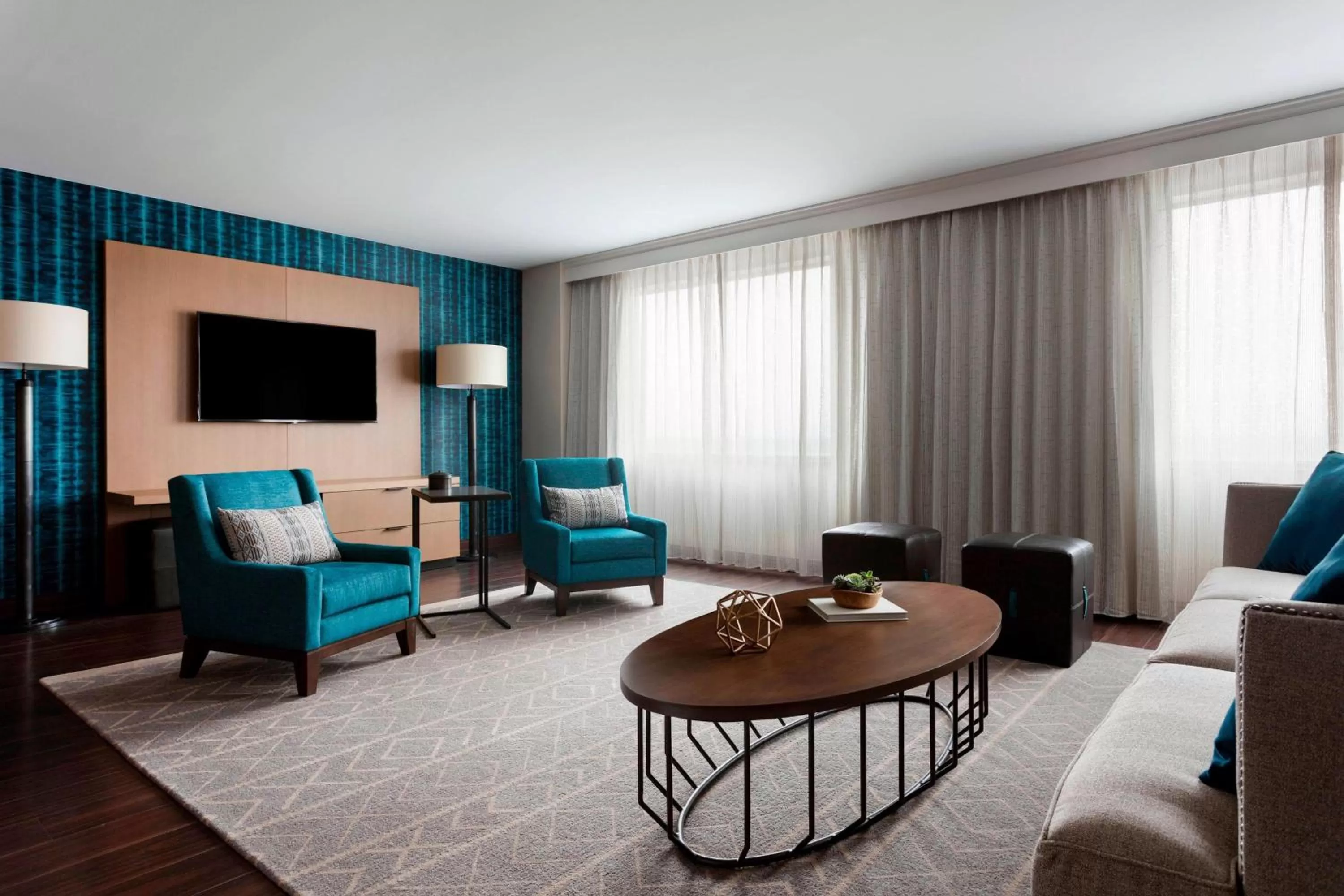 Living room in Des Moines Marriott Downtown