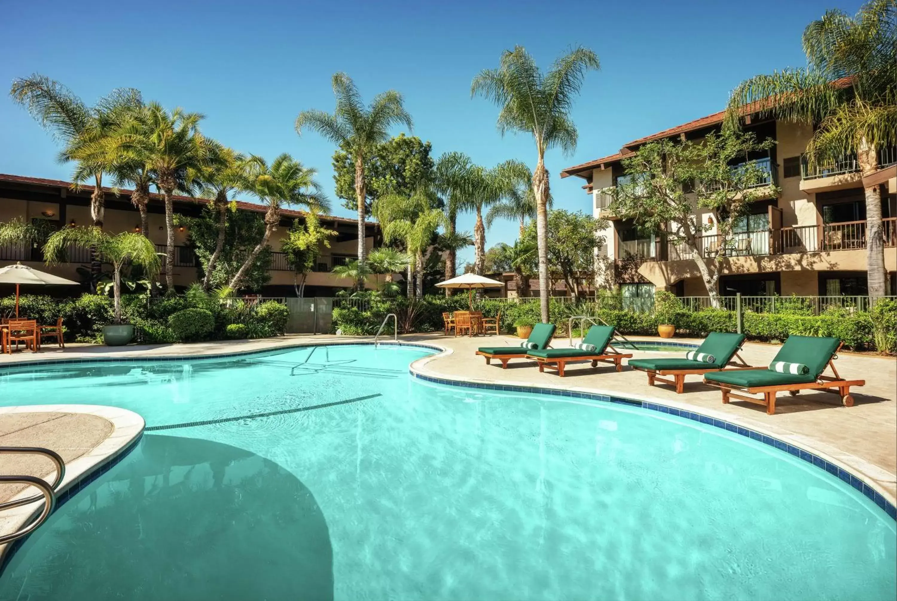 Pool view, Swimming Pool in DoubleTree by Hilton Claremont