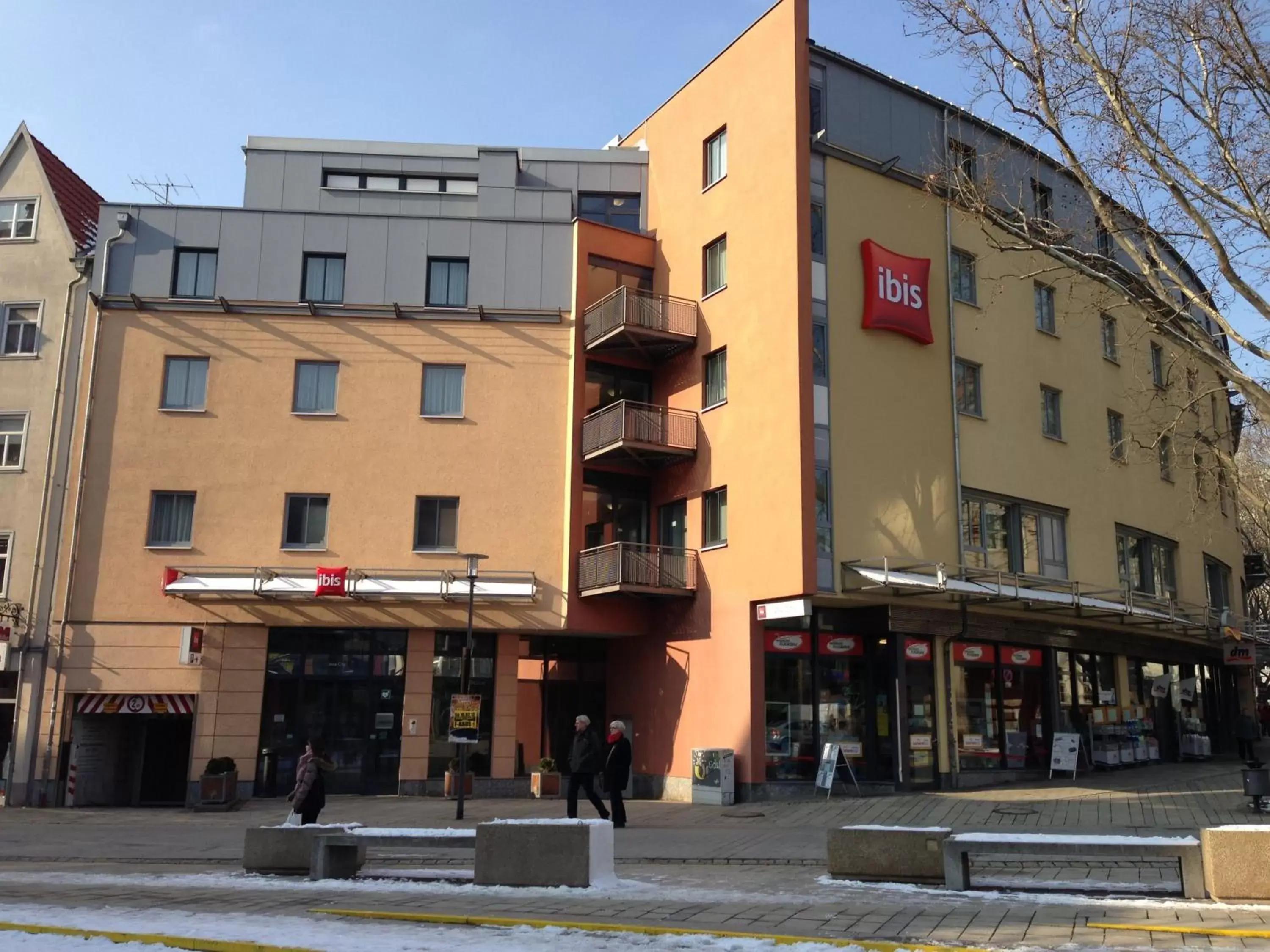 Facade/entrance, Property Building in ibis Jena City