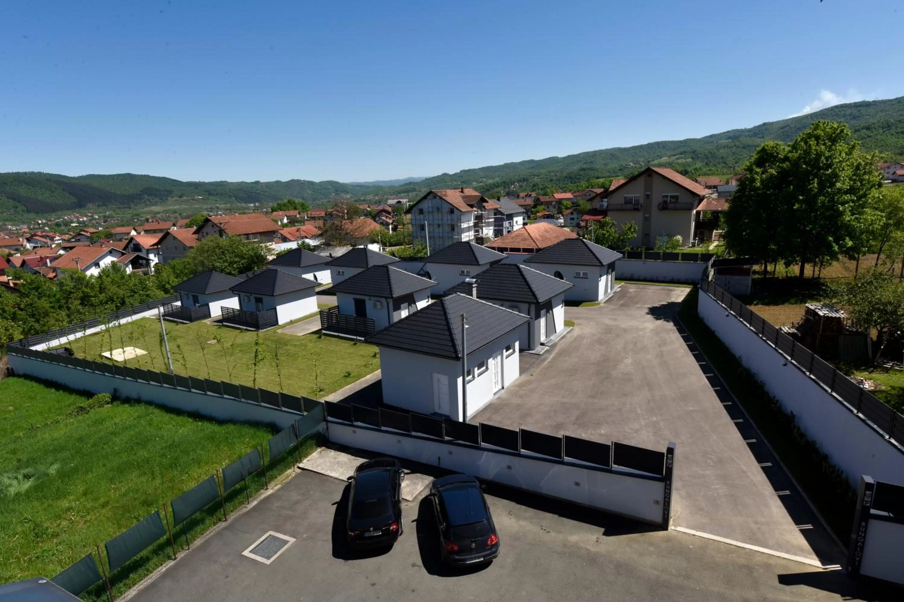 Property building in Apartmani i Bungalovi TROJKA