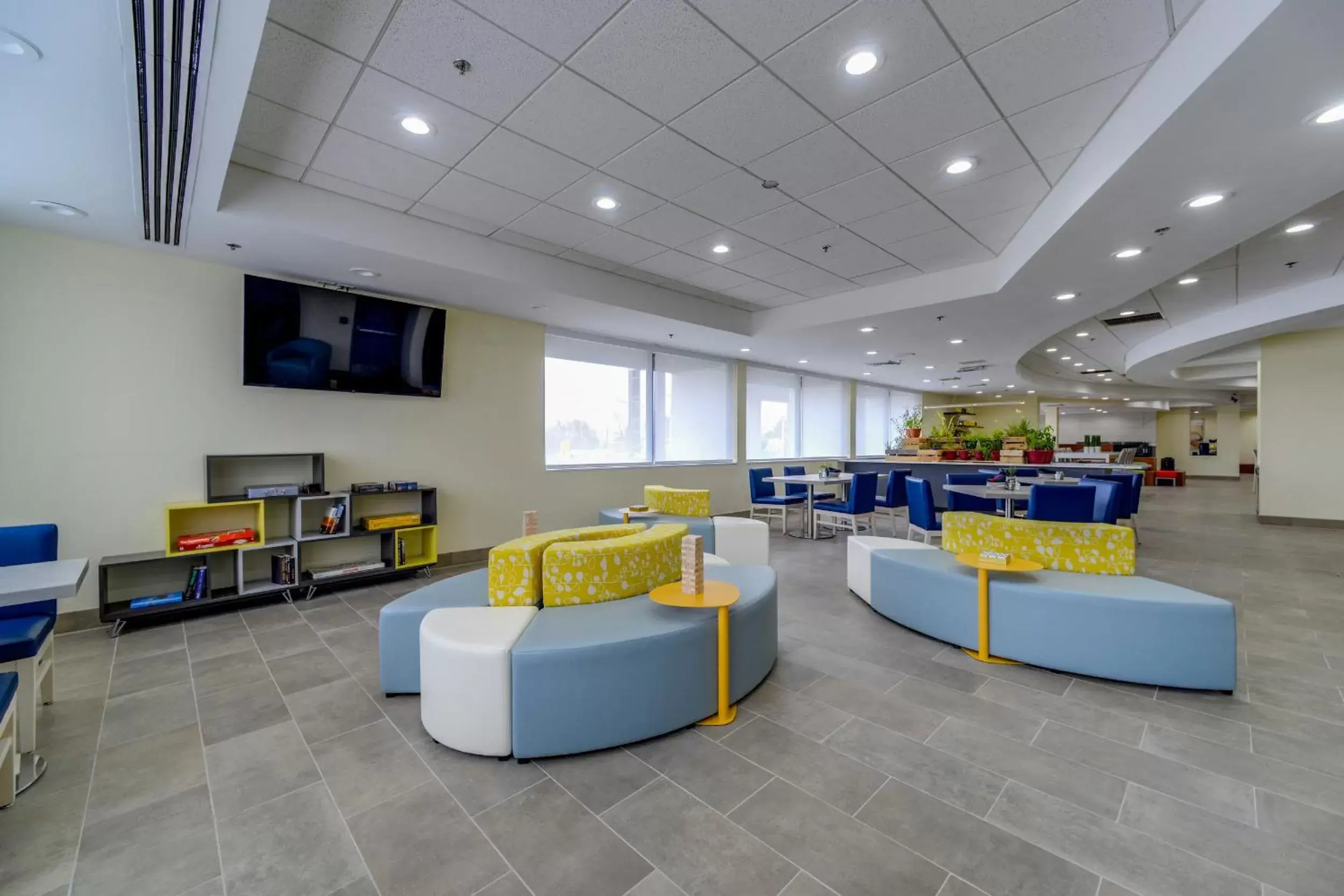 Lounge or bar, Lobby/Reception in Saint Louis Airport Hotel