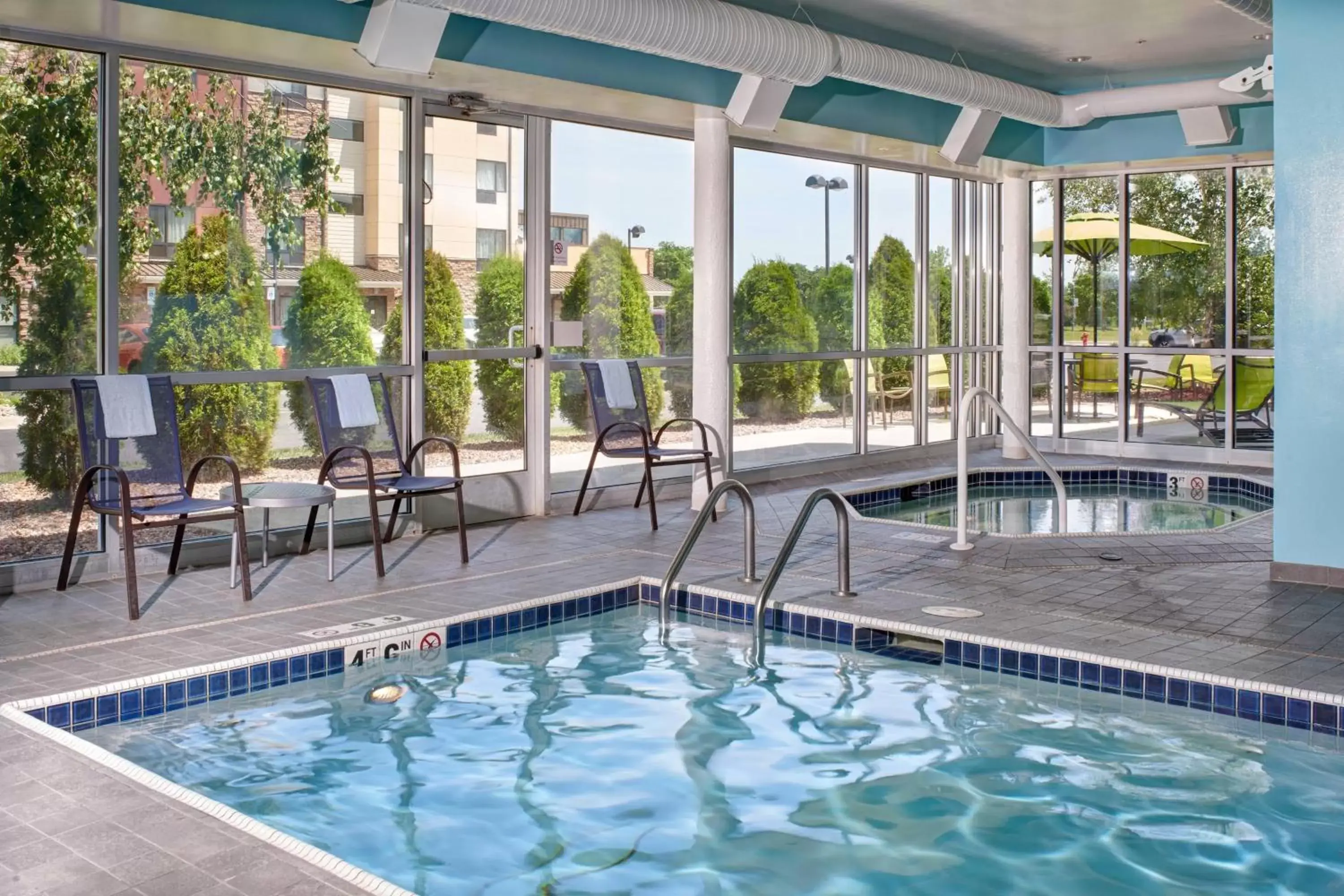 Swimming Pool in SpringHill Suites by Marriott Saginaw