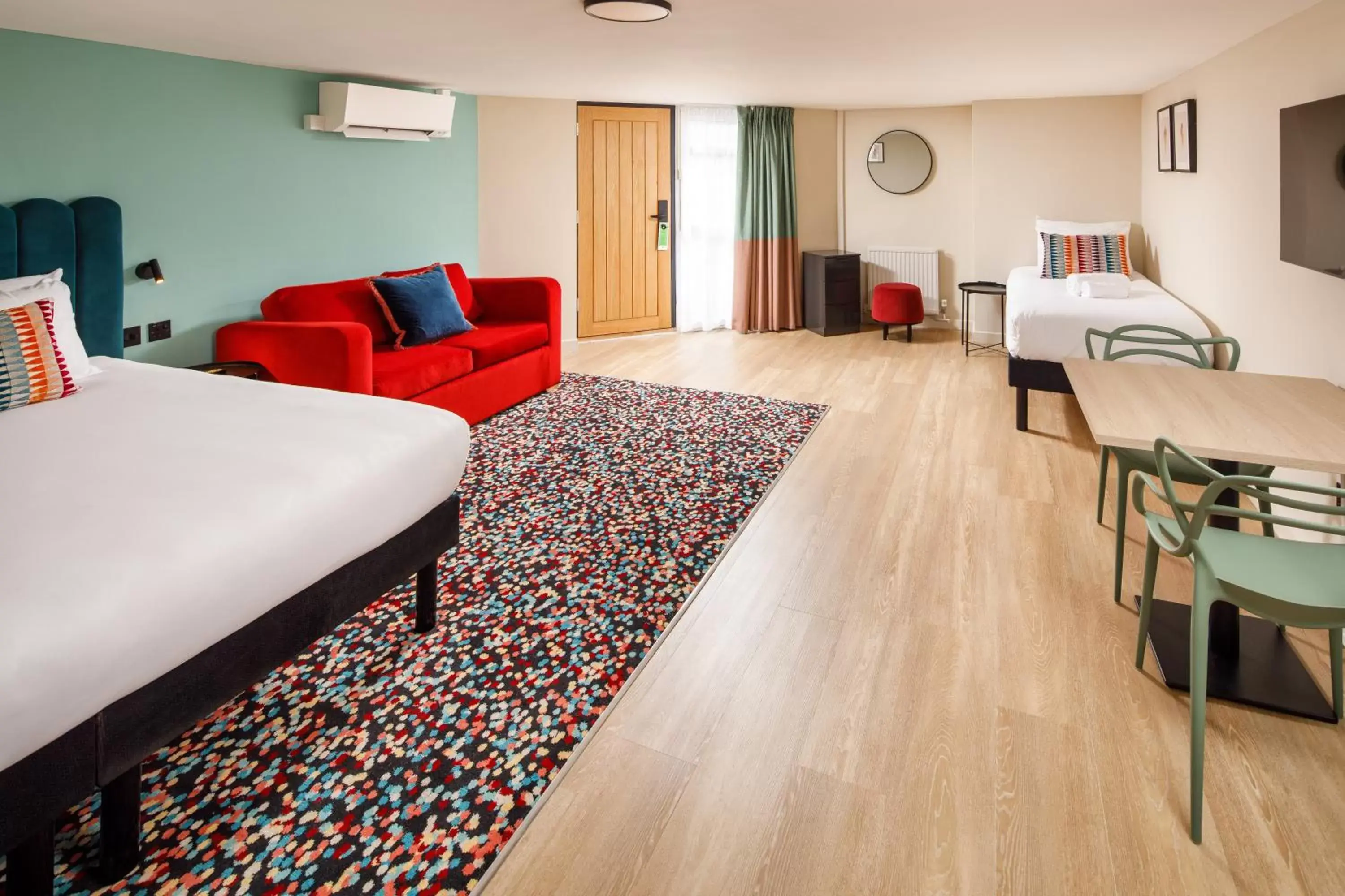 Photo of the whole room in ibis Styles Bournemouth