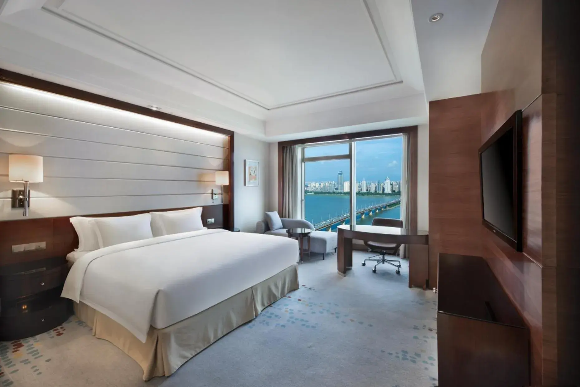 Bedroom in Crowne Plaza Nanchang Riverside, an IHG Hotel