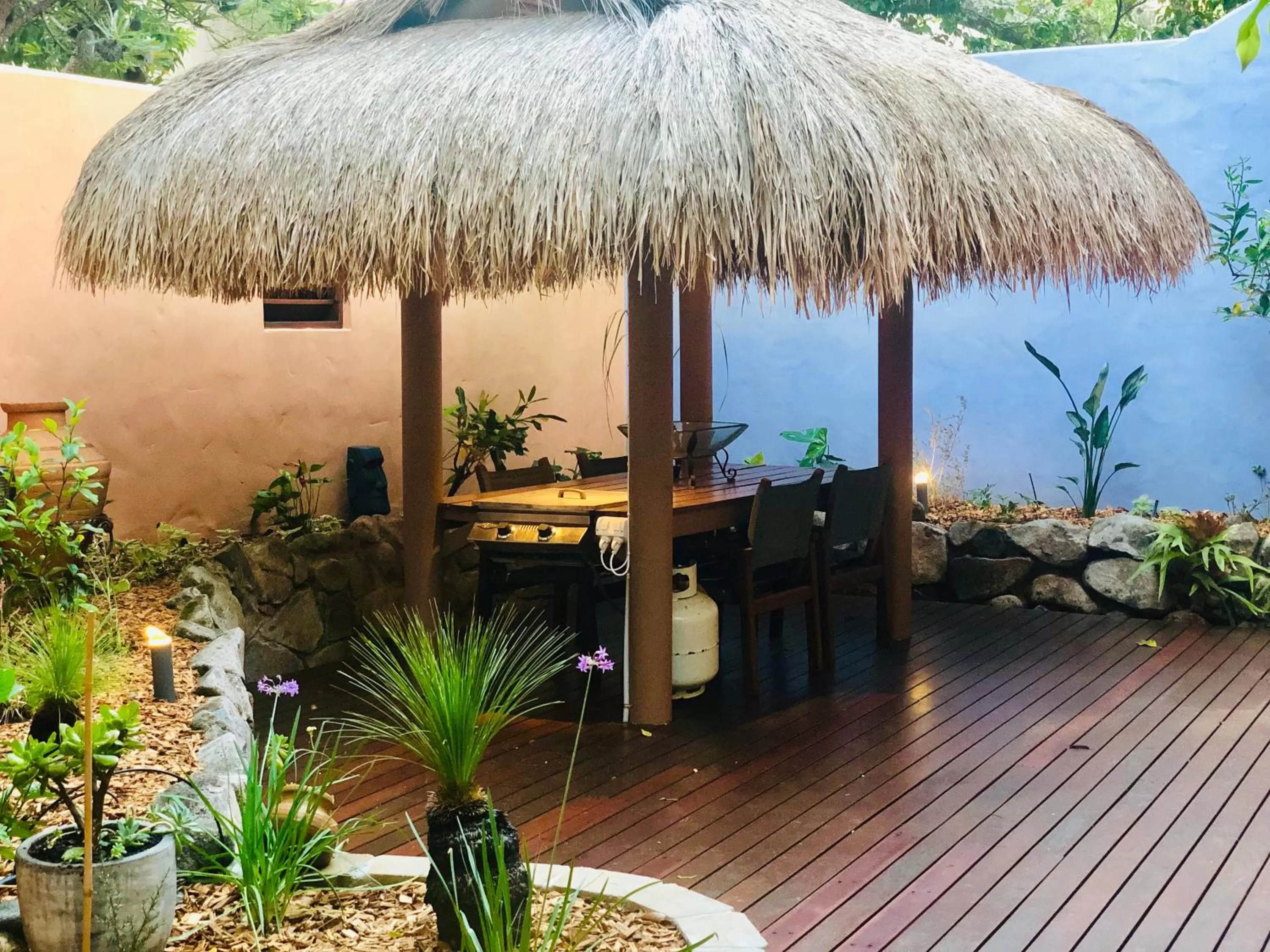 BBQ facilities in L'Auberge Noosa