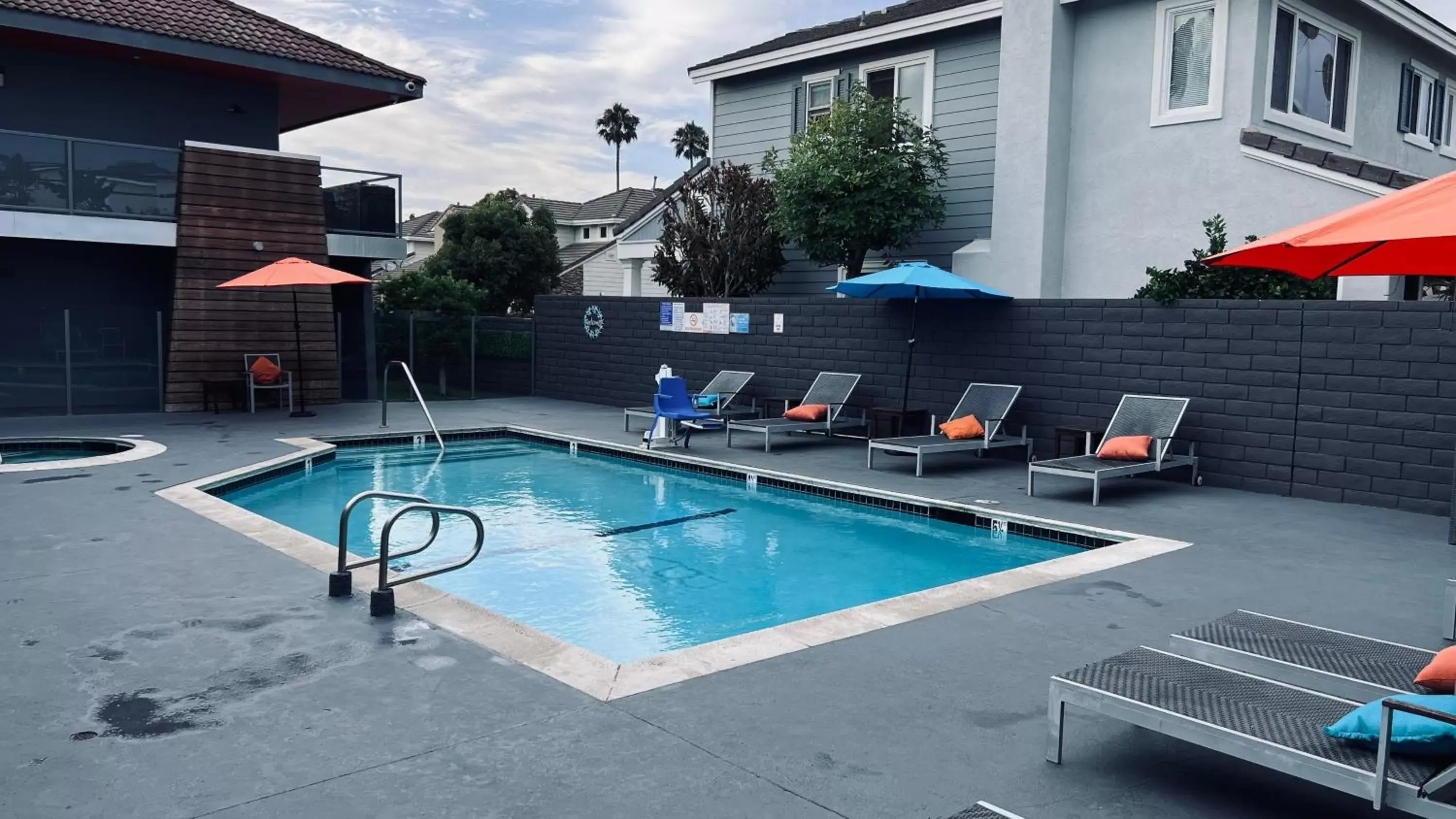 Swimming Pool in OC Hotel