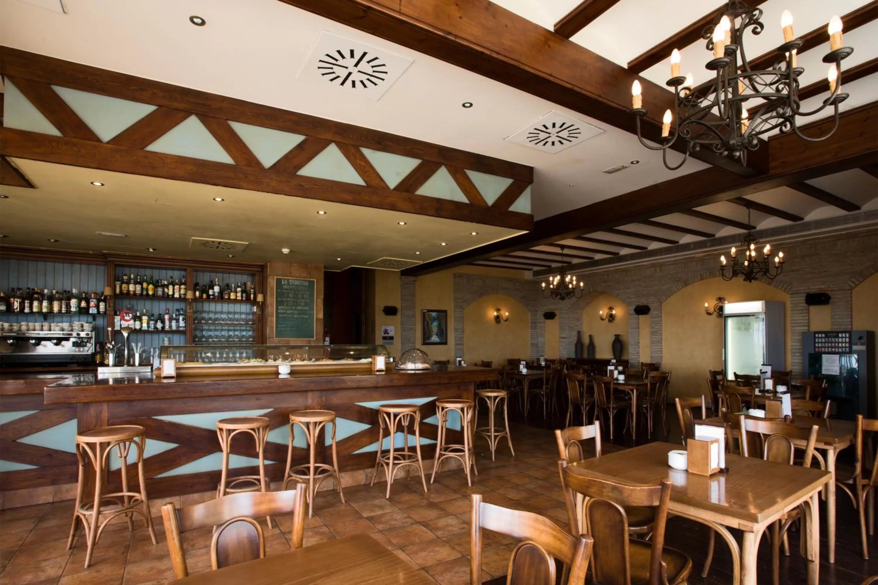 Lounge or bar in Senator Águilas