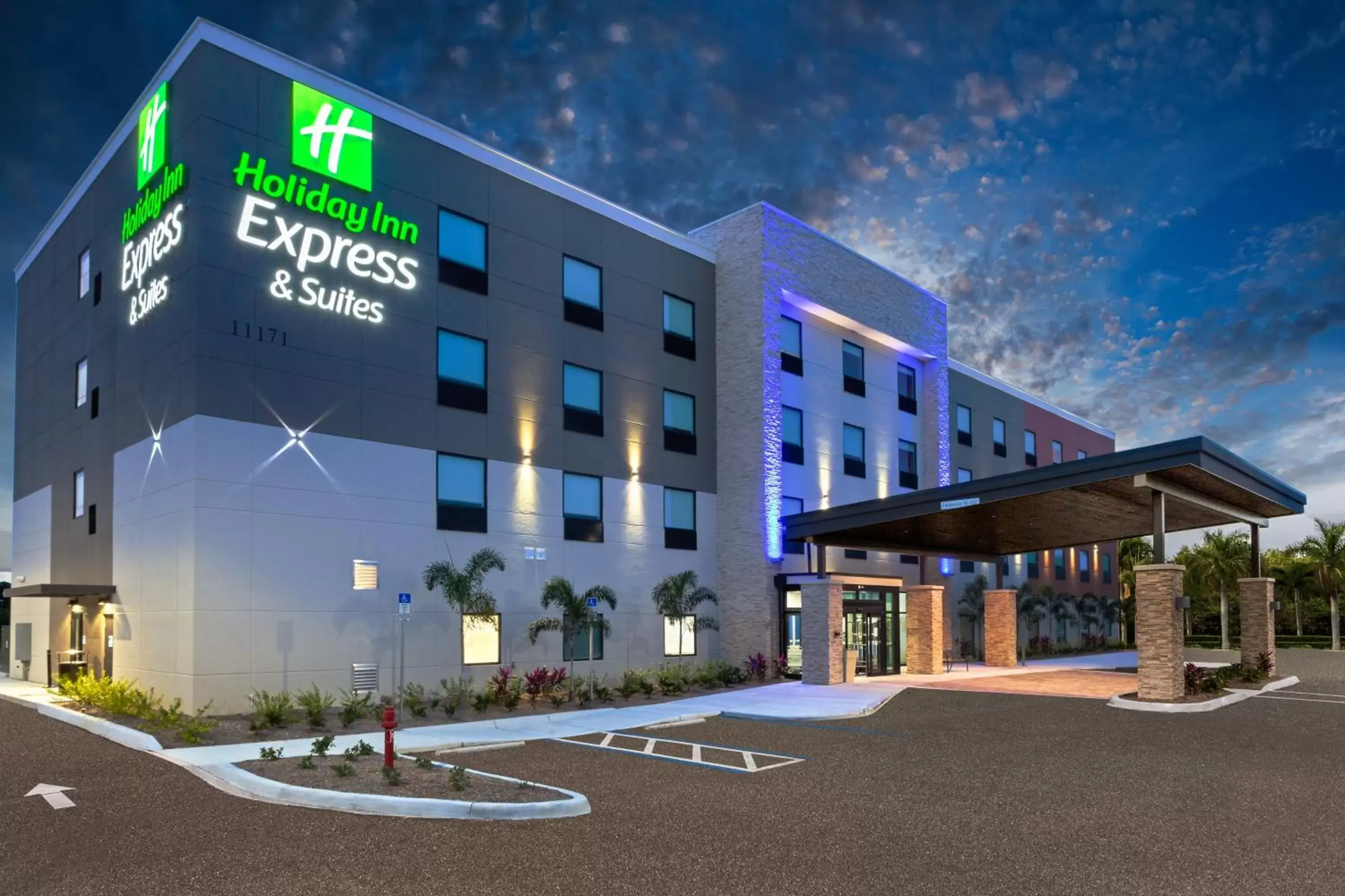 Property building in Holiday Inn Express & Suites - Ft Myers Beach-Sanibel Gateway, an IHG Hotel