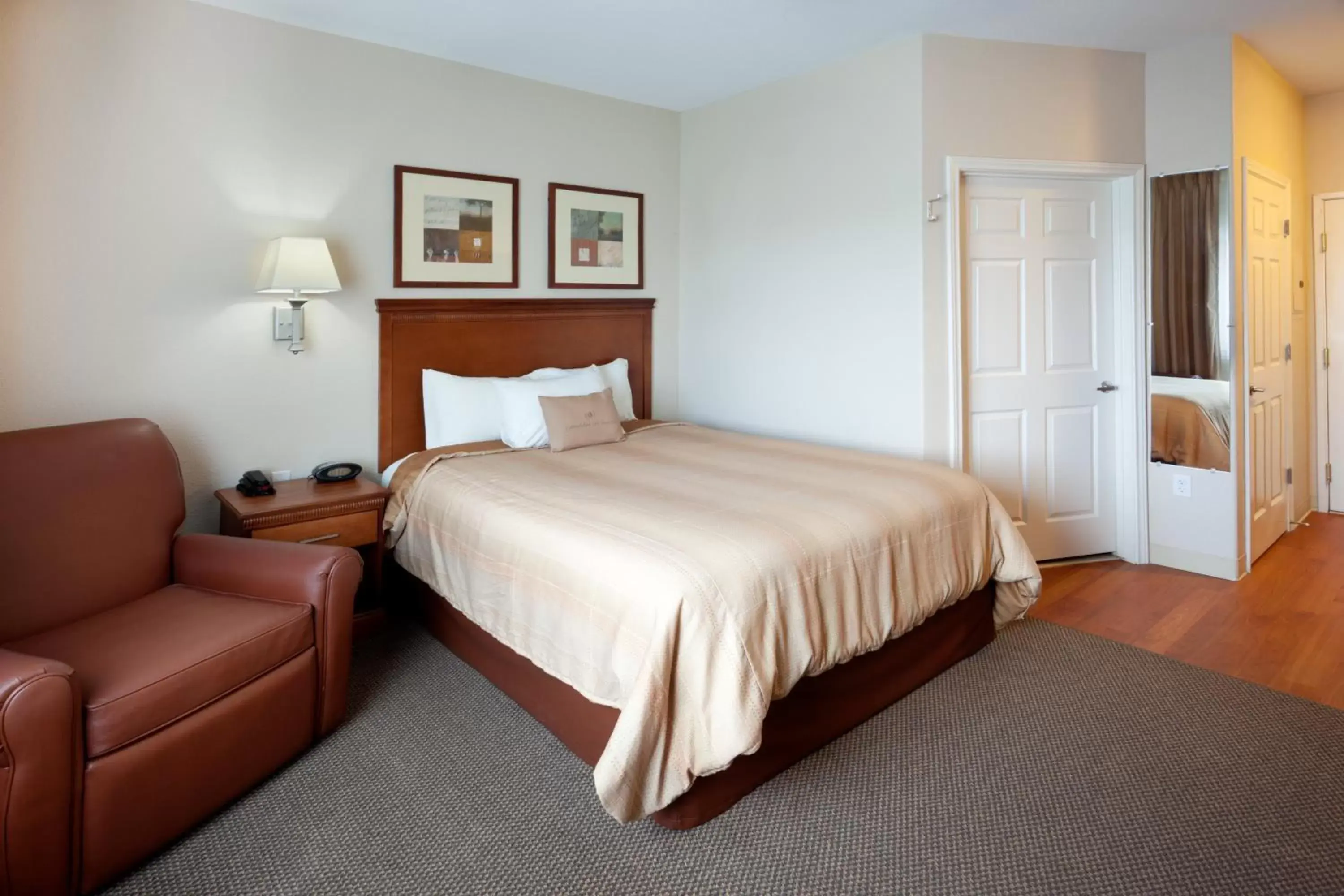 Photo of the whole room, Bed in Candlewood Suites Corpus Christi-SPID, an IHG Hotel