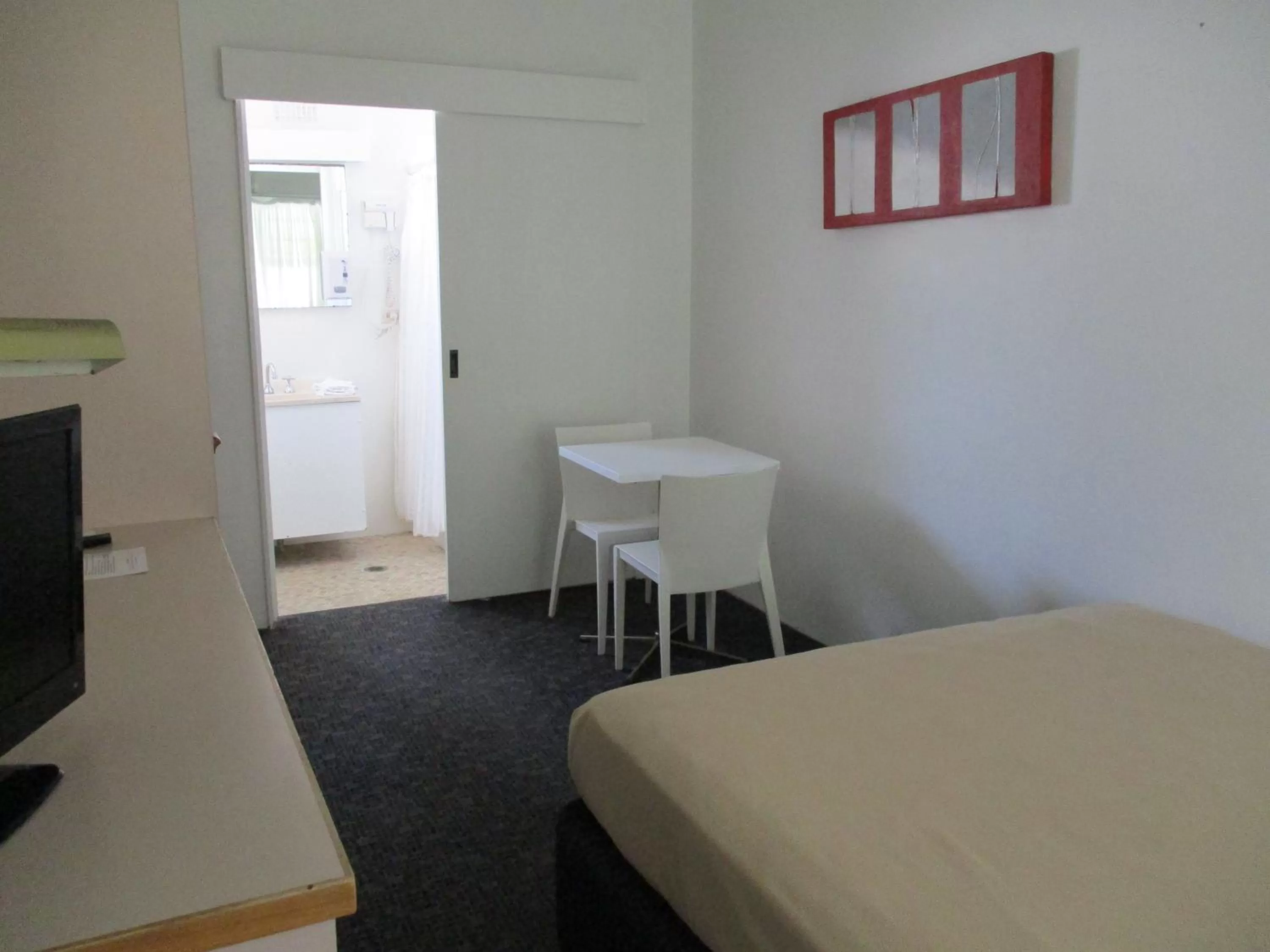 Bed in Cronulla Motor Inn